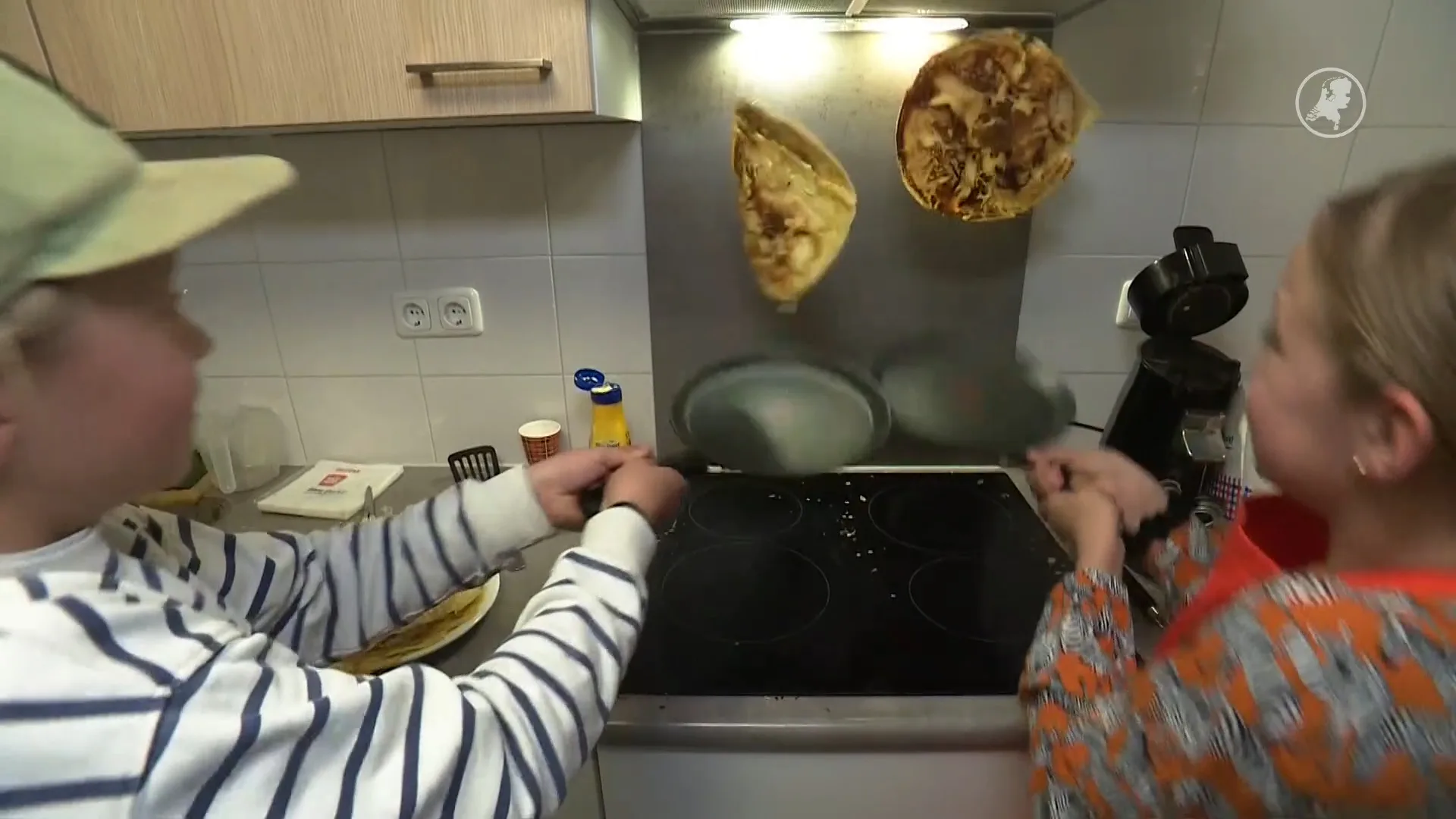 Stroop, maar ook garnalen en asperges: zo eet Nederland pannenkoeken het liefst