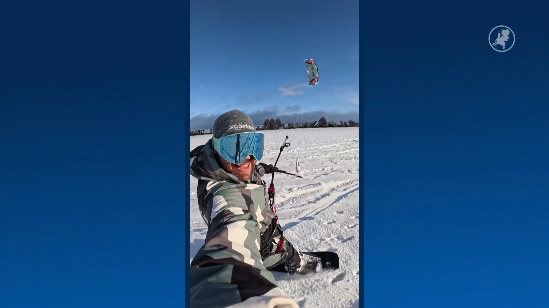 Kitesurfer Joey scheurt door witte weilanden in Woerden