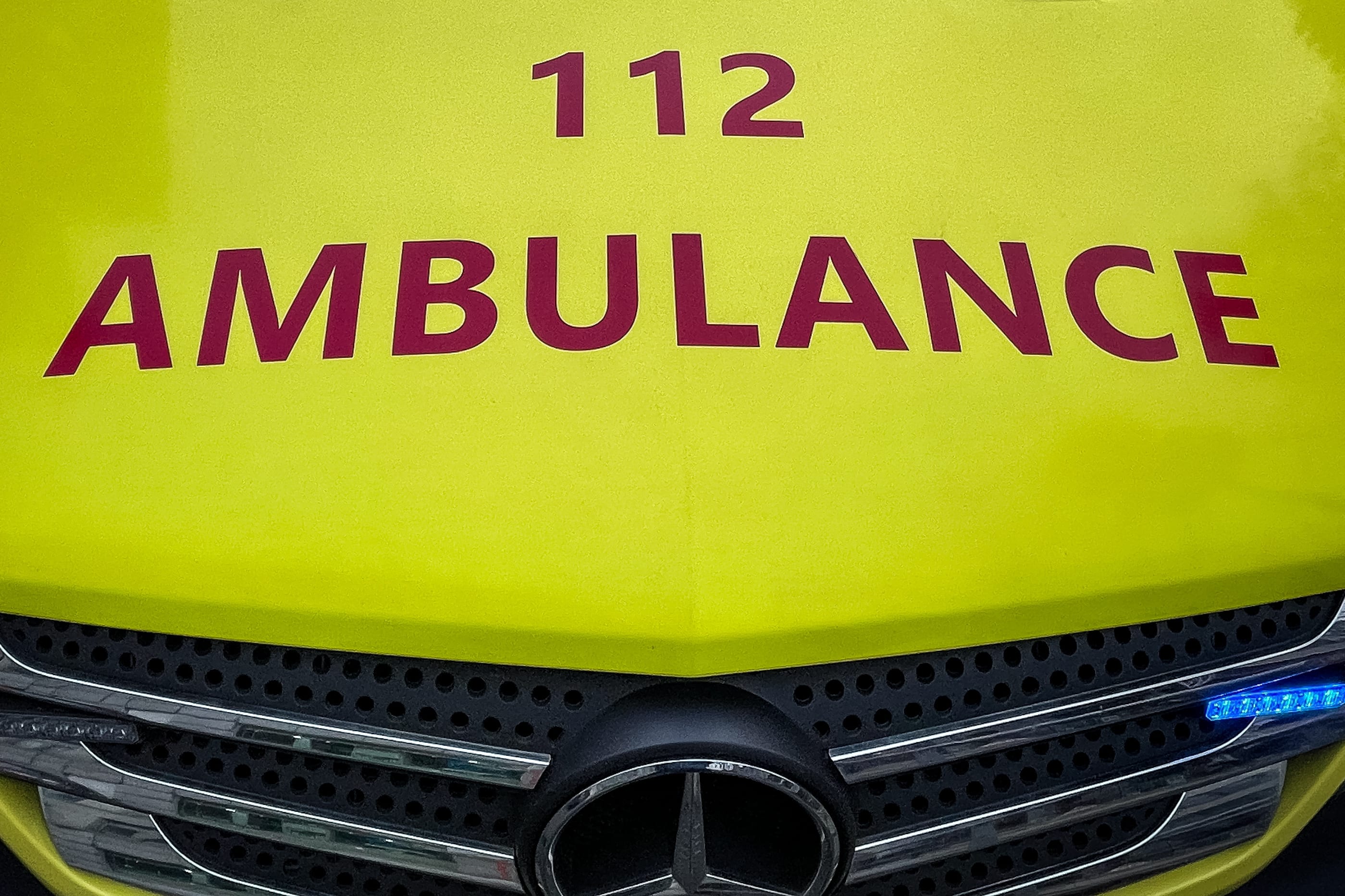 Twee fietsers botsen op elkaar, man (77) overlijdt aan verwondingen  