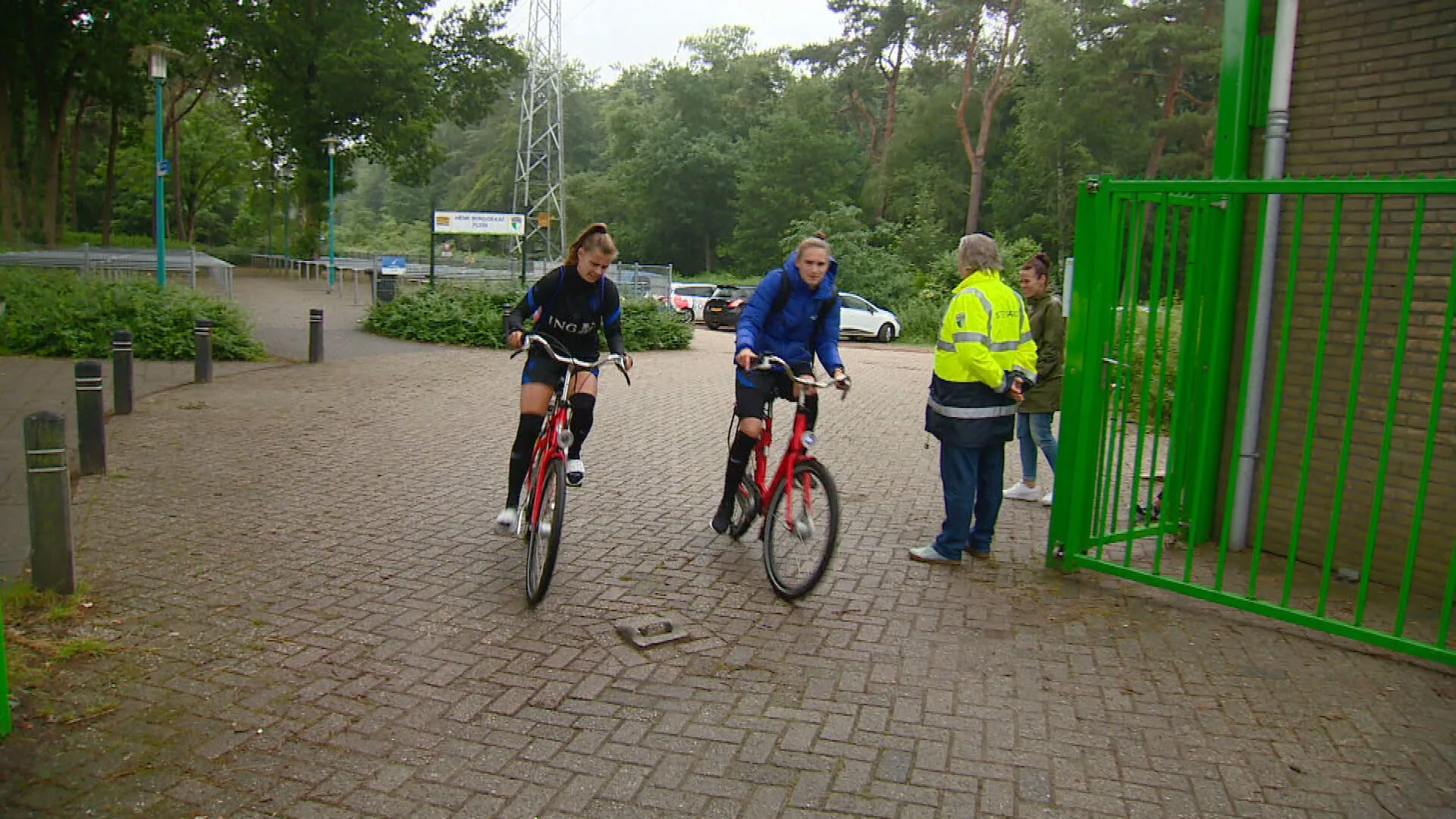 Oranje Leeuwinnen trainen voor de Spelen bij VVOG Harderwijk
