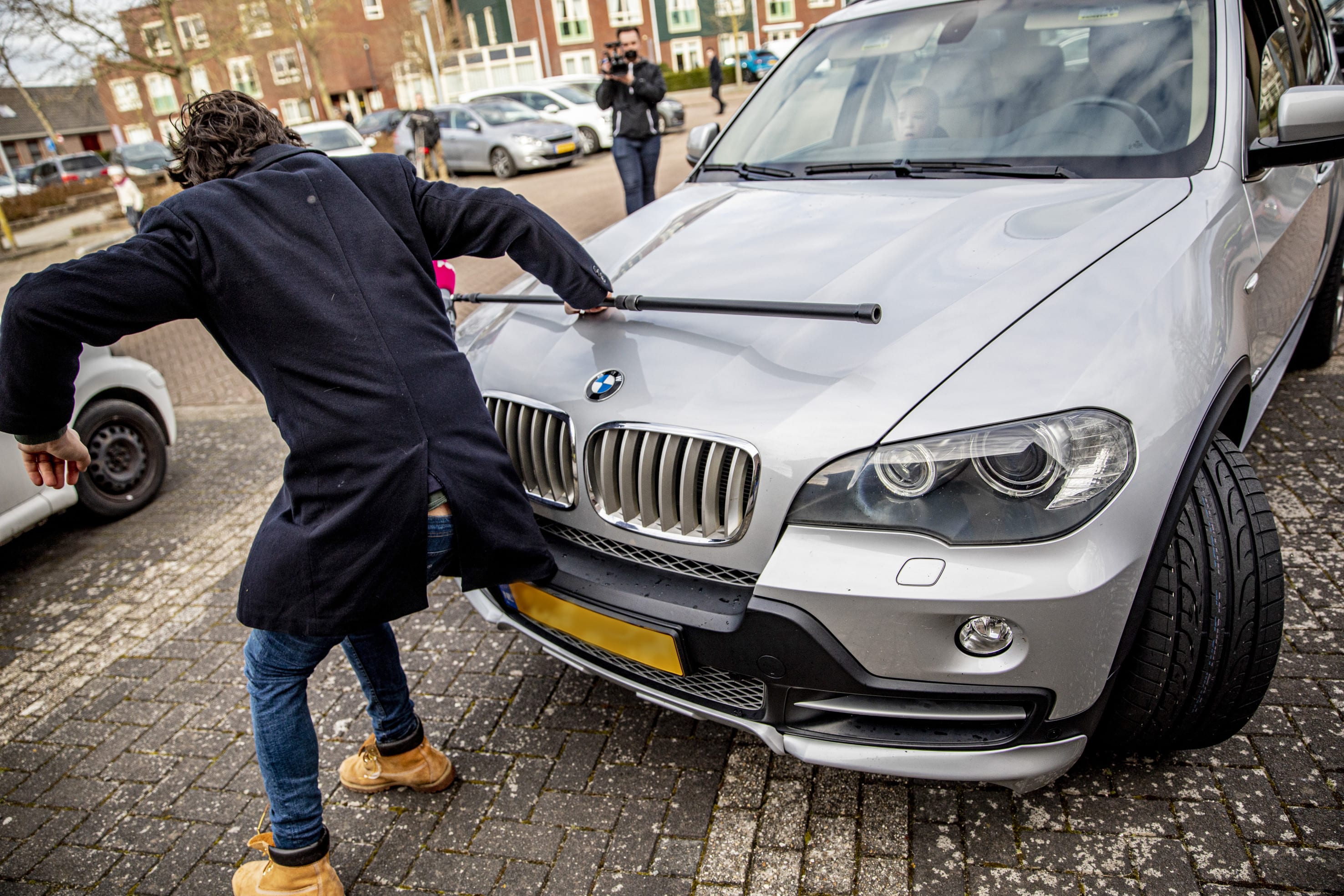80 uur werkstraf voor inrijden op journalist bij Sionkerk Urk