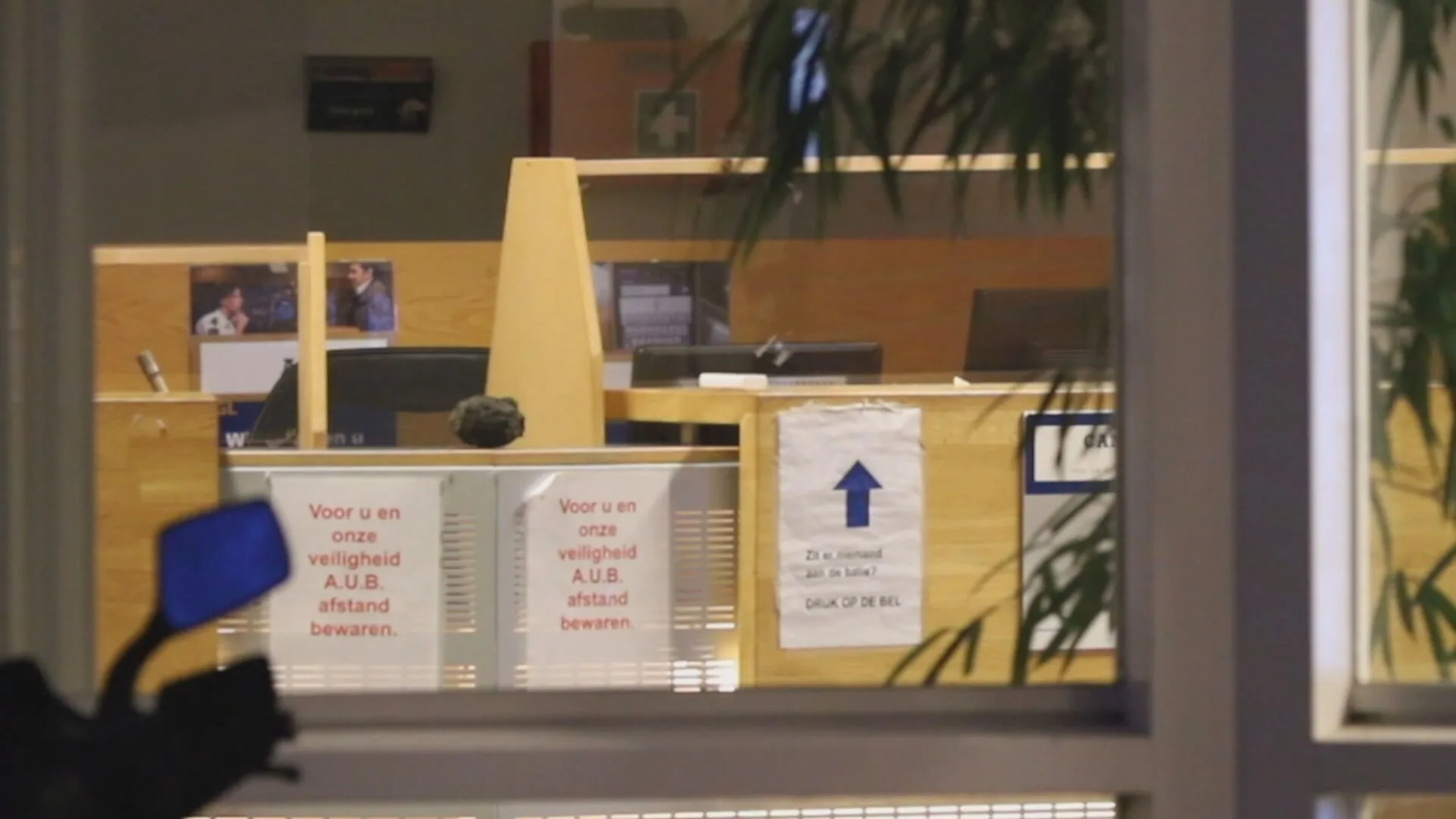 Man meldt zich met handgranaat aan balie politiebureau in Delft