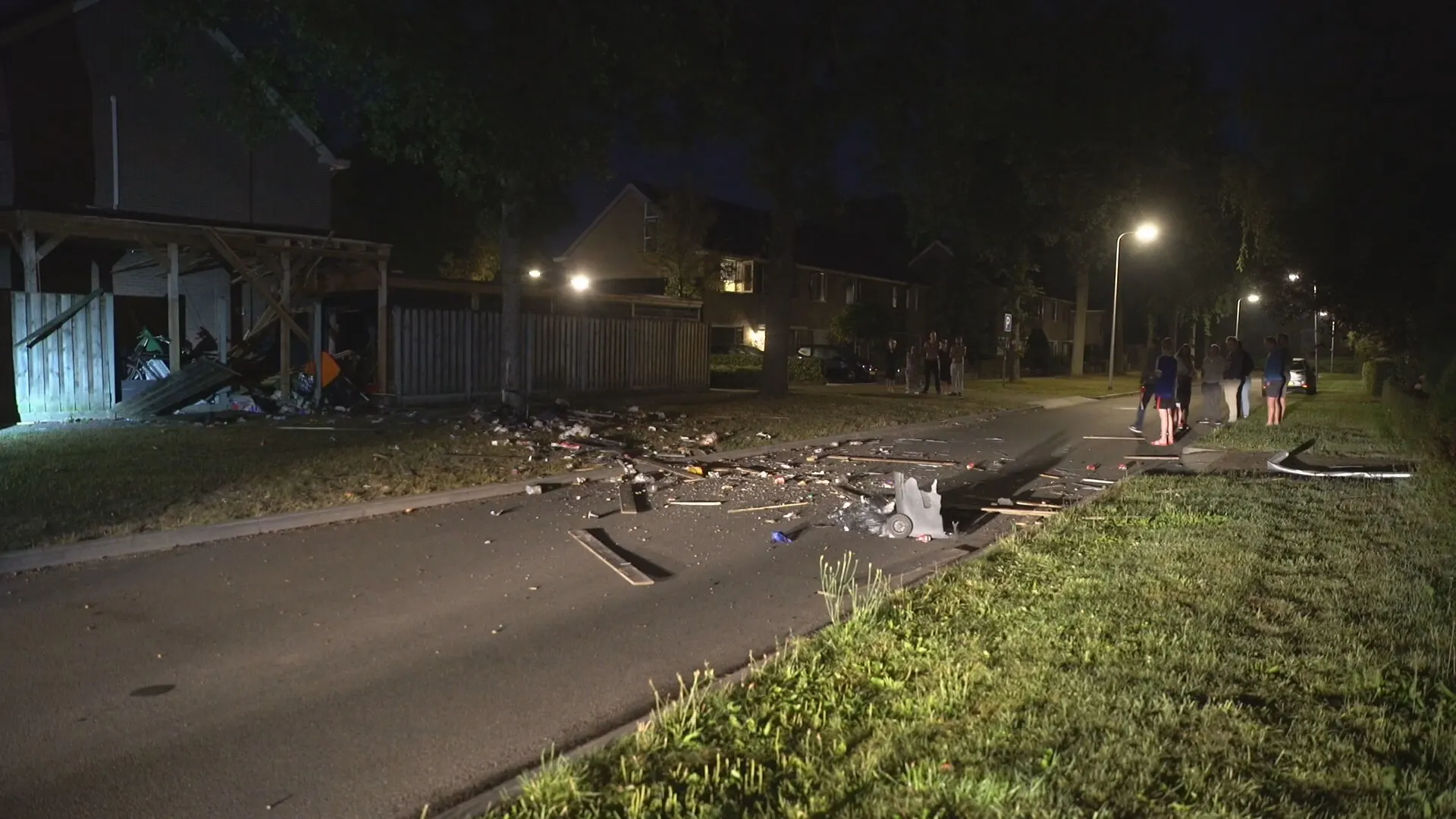 Ravage na explosie bij woning in Schalkhaar