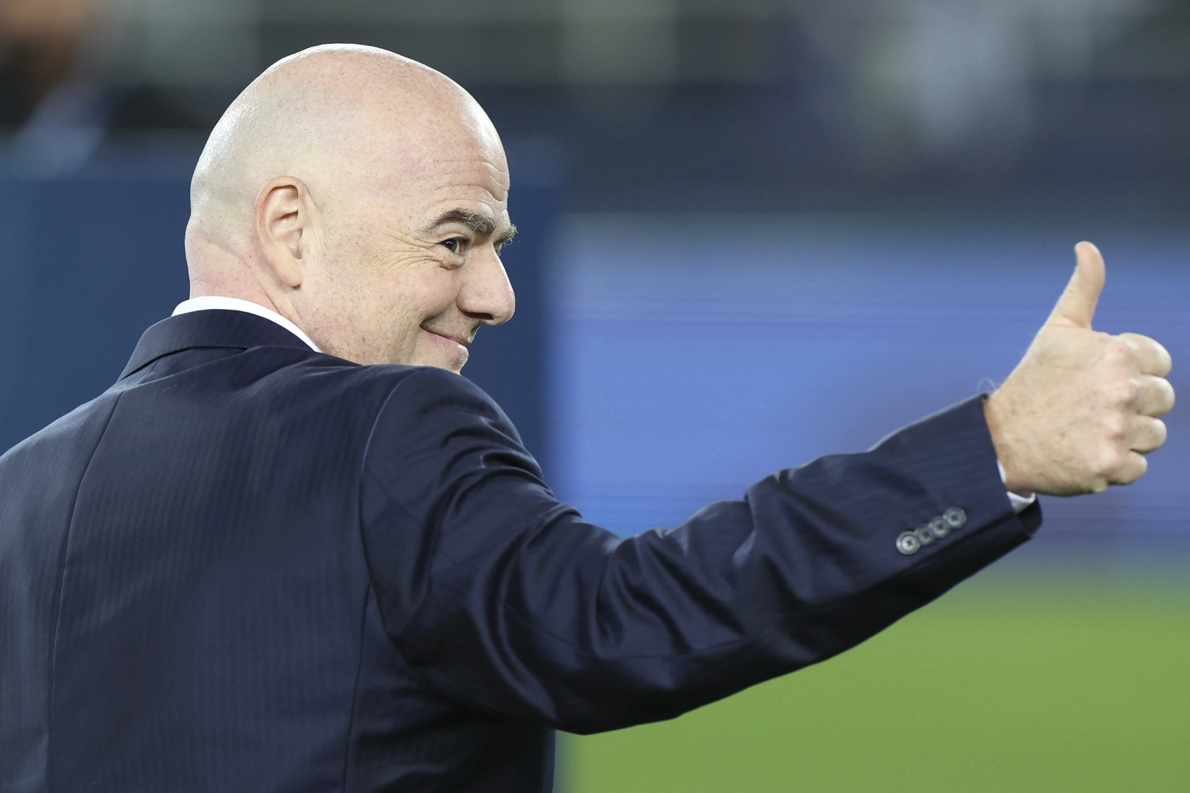 FIFA introduceert handgebaar om racisme op voetbalveld kenbaar te maken