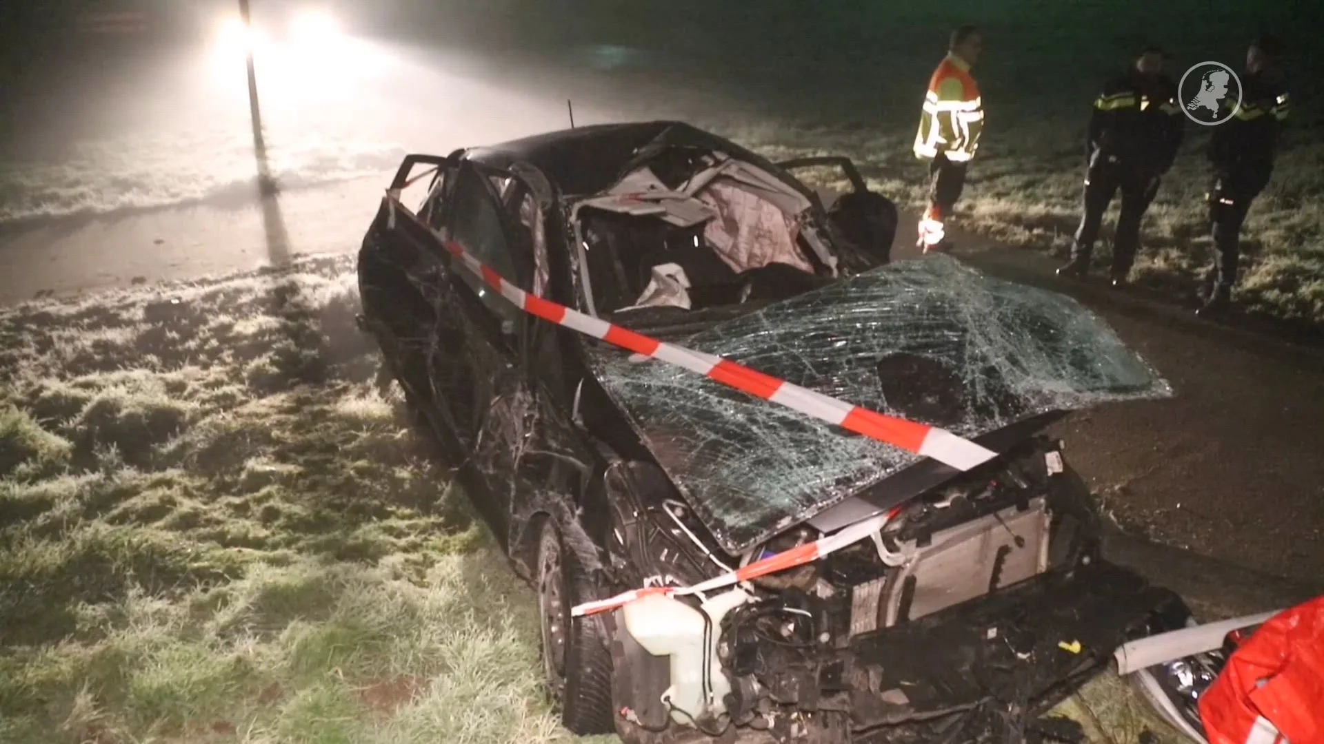 Auto zwaar gehavend na heftig ongeval in Wamel