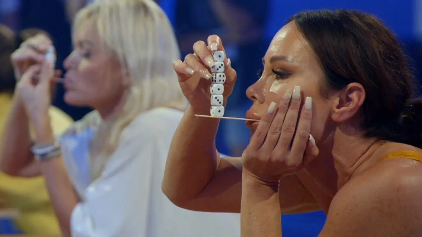 Opmerkelijk moment in De Alleskunner: realityster Kasia's lippen blijken niet groot genoeg 