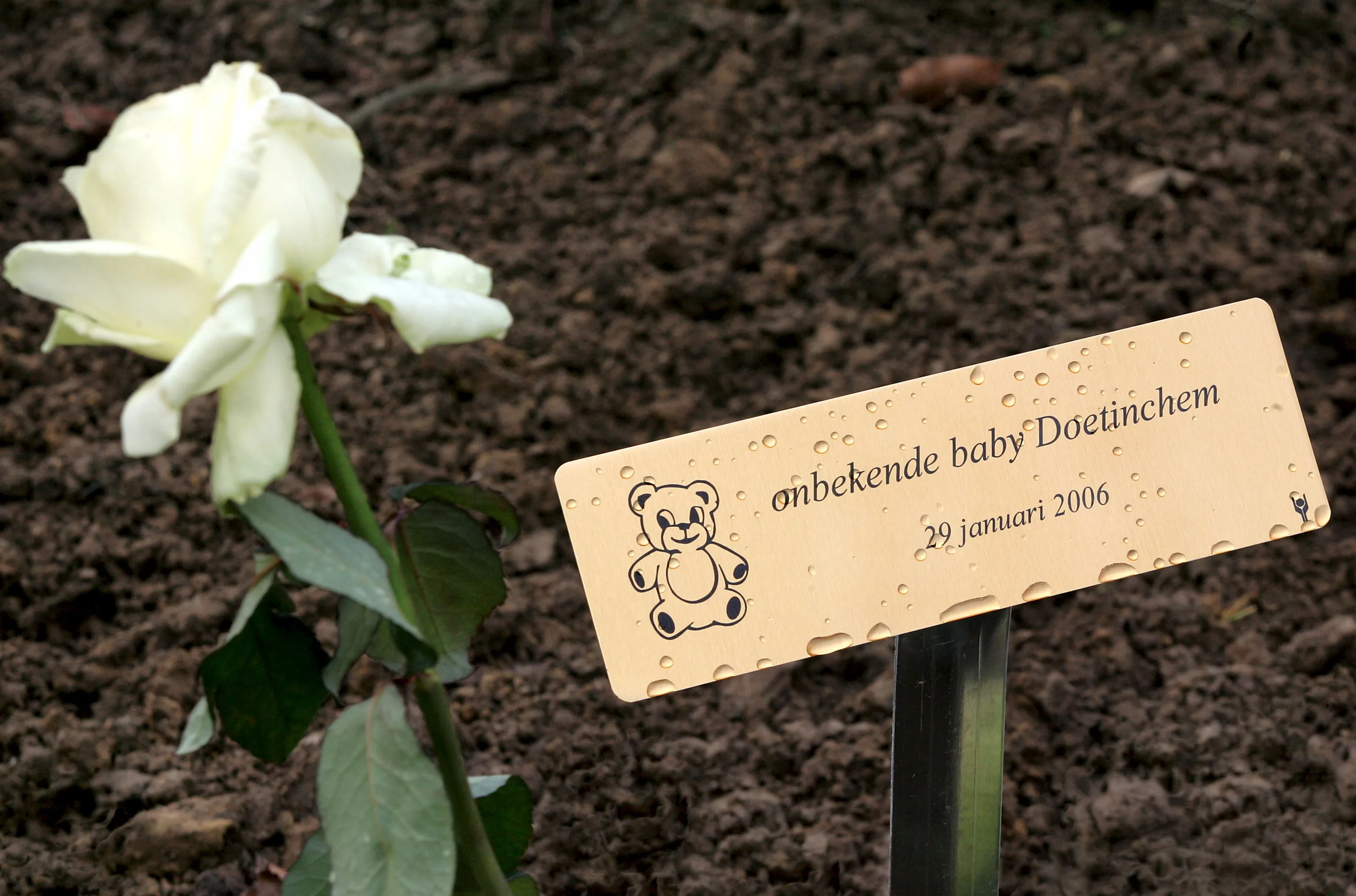 Politie krijgt rond de 50 tips over dode baby Sem Vijverberg