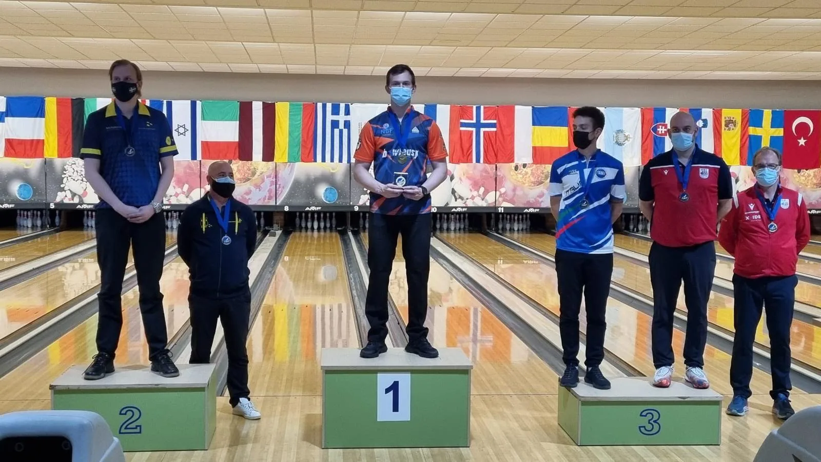 Mike uit Geleen verovert goud tijdens zijn debuut bij de senioren op het EK bowlen