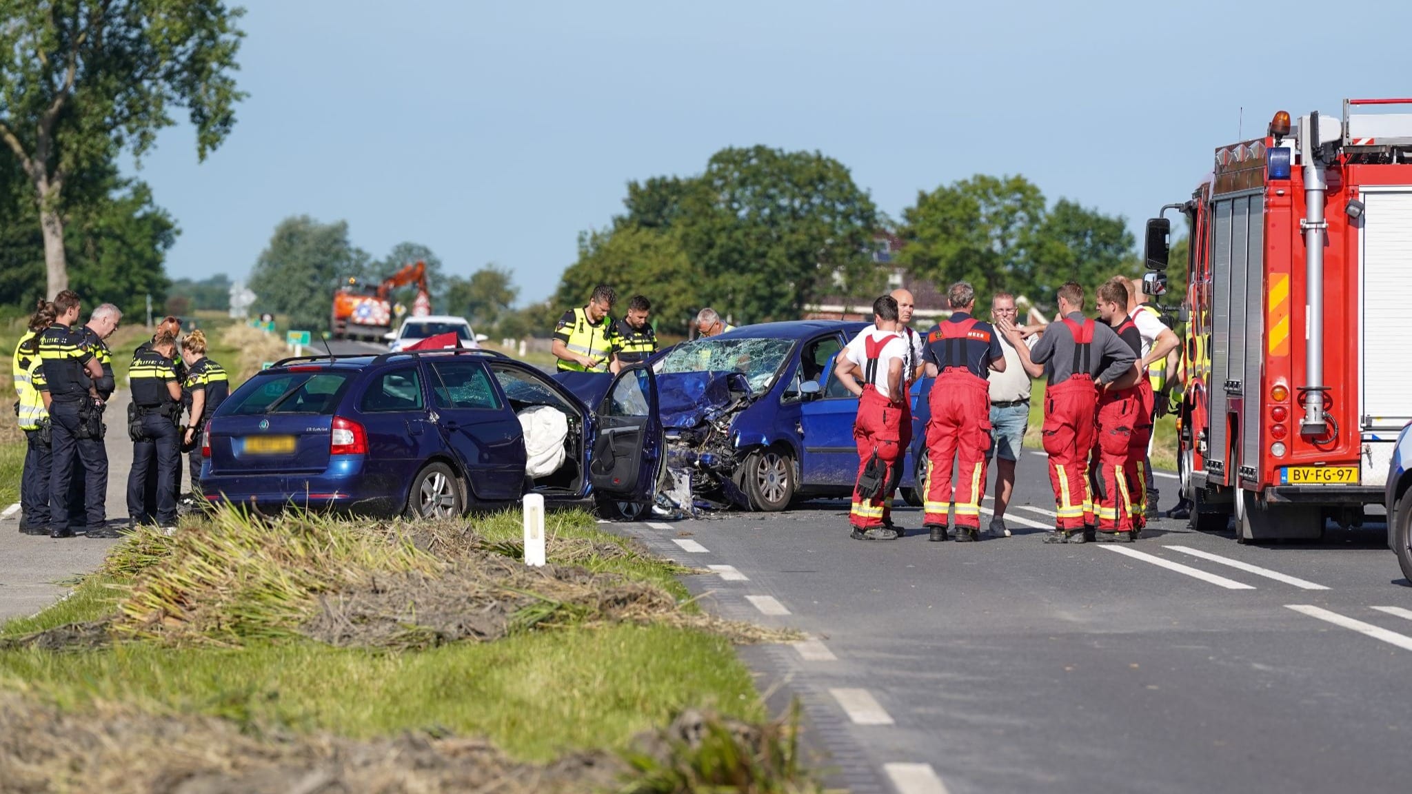 Meerdere ernstig gewonden na frontale botsing op N355 in Grijpskerk