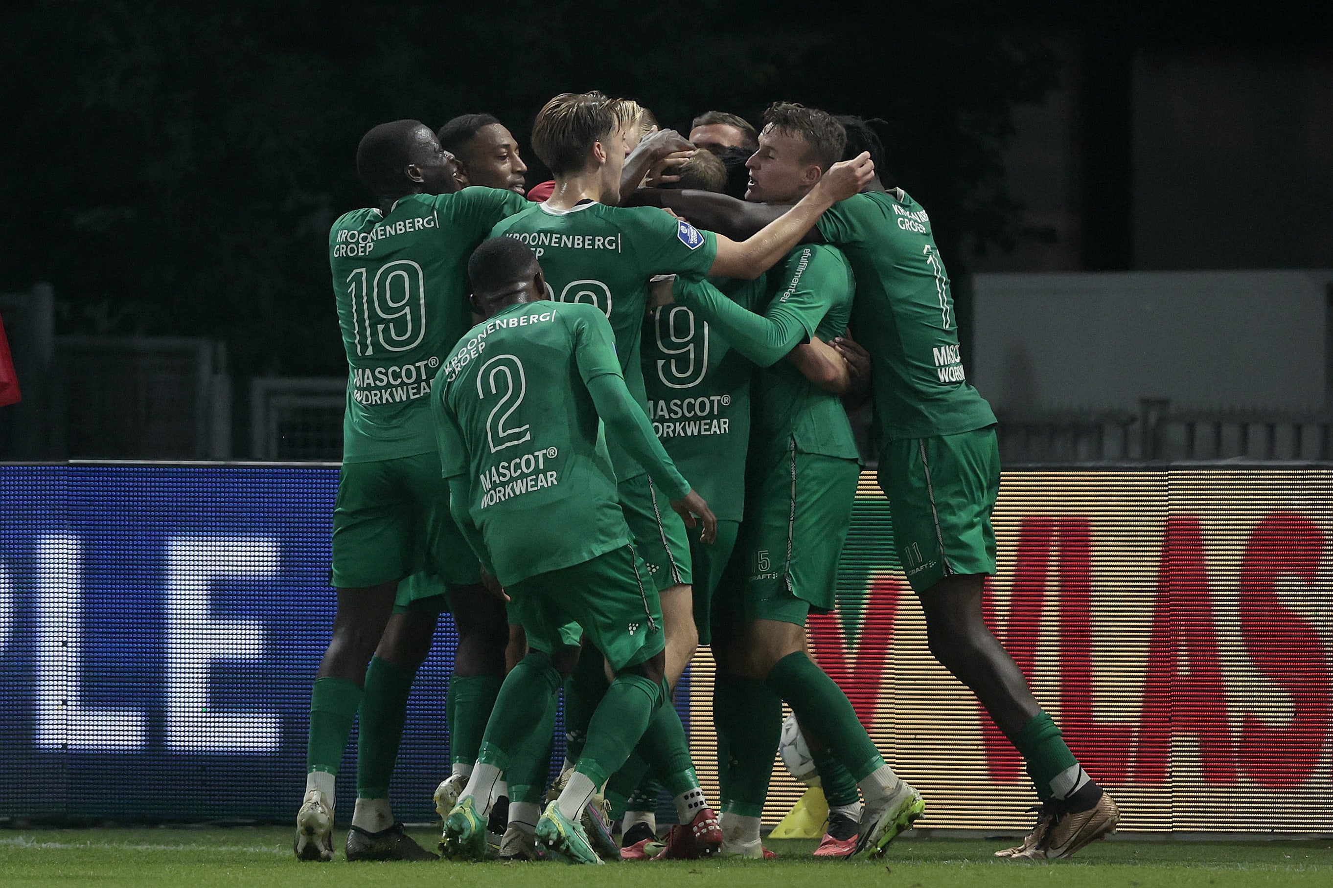 Historisch moment: Almere City pakt eerste Eredivisie-overwinning ooit