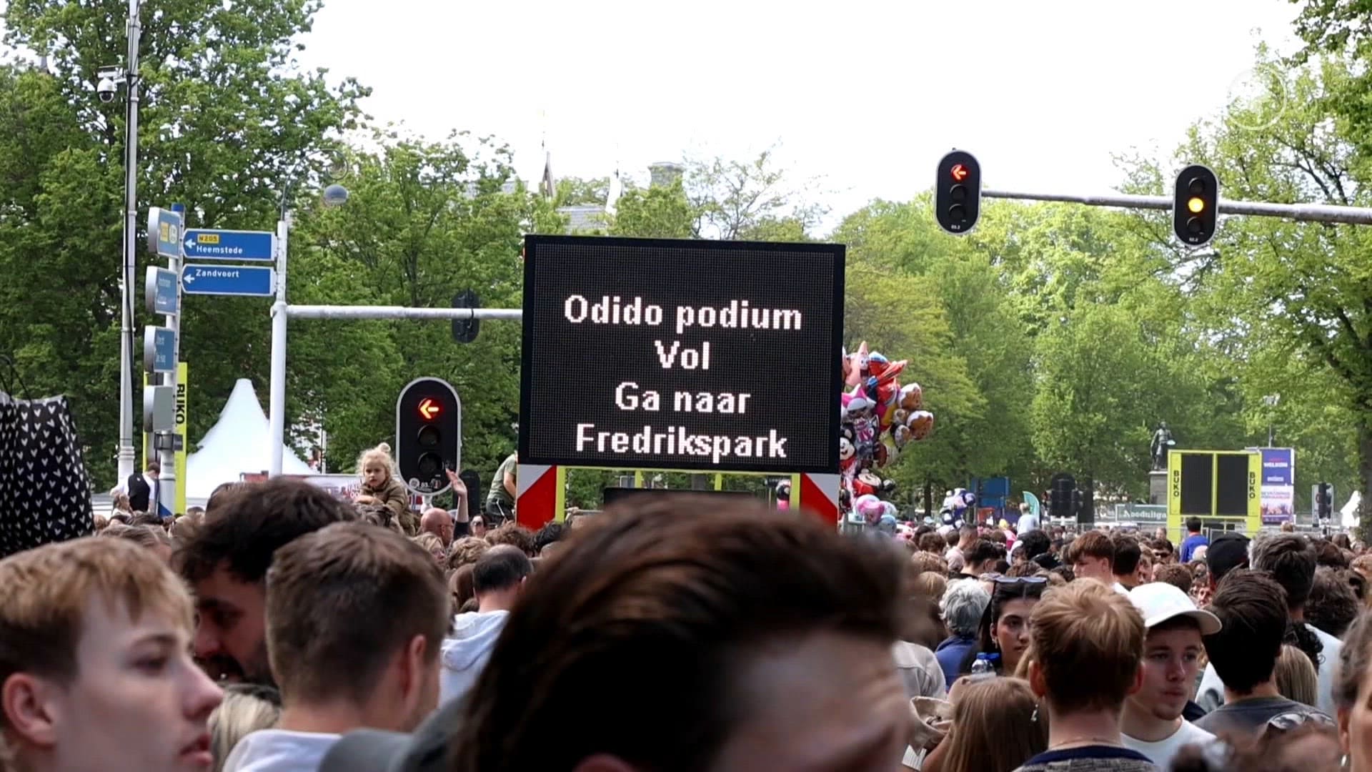Bevrijdingspop Haarlem overvol: bezoekers in de verdrukking