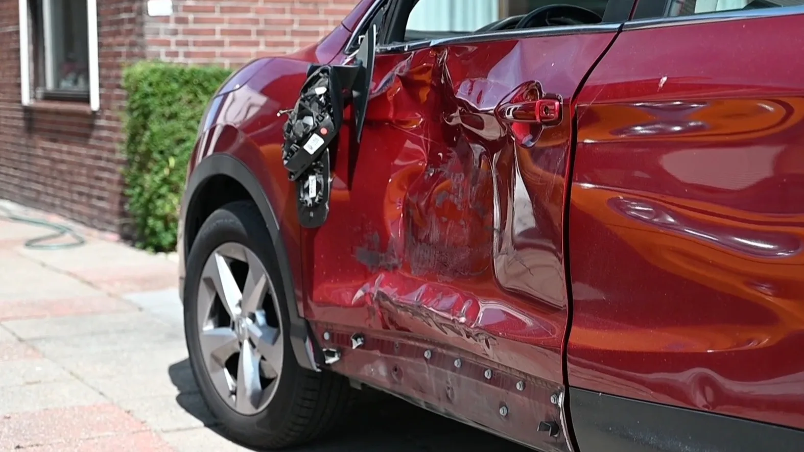 Scooterrijder gewond nadat hij op auto botst in Zuidland