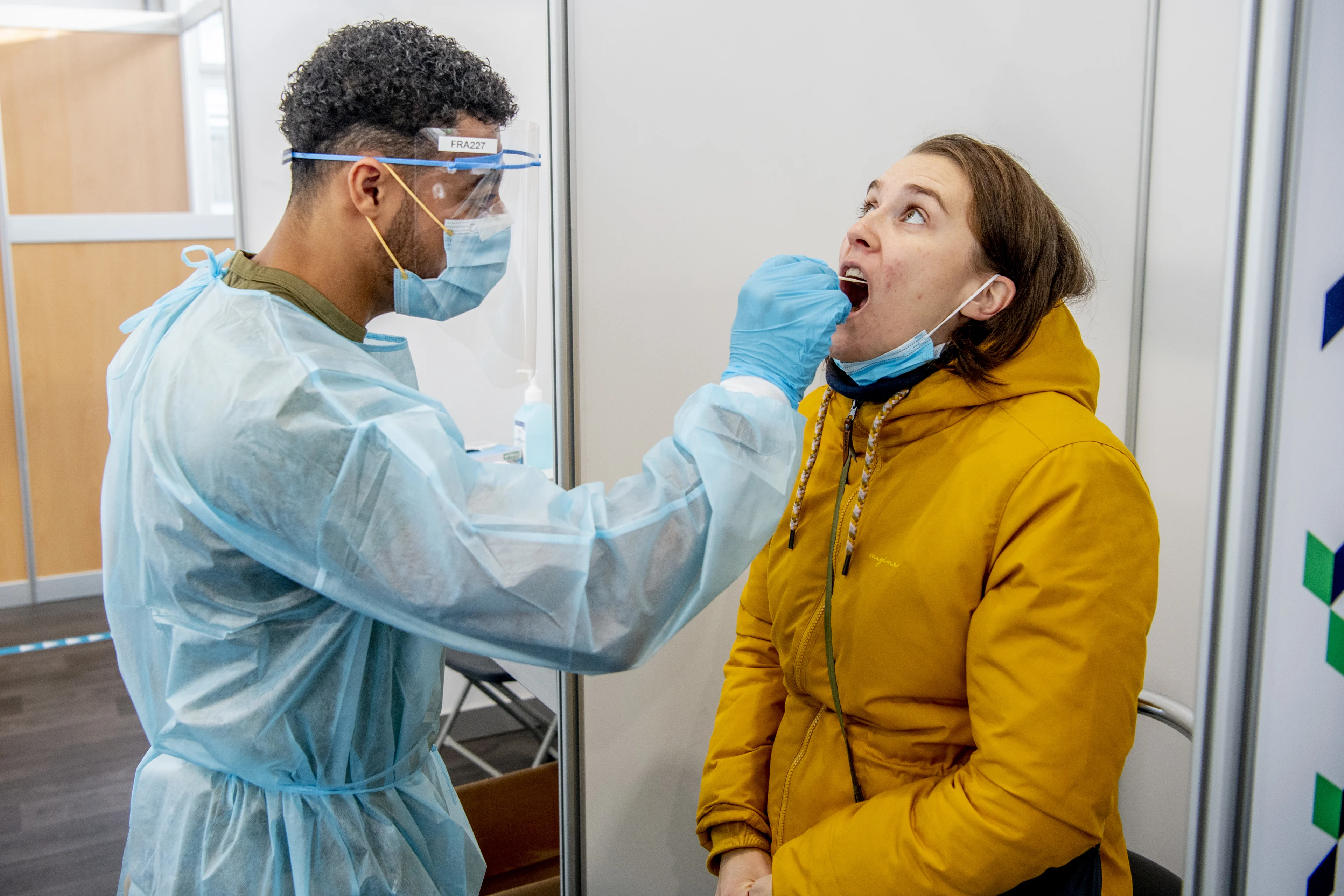 Nederland kleurt voor zesde week op rij donkerrood, ook al daalt aantal coronagevallen
