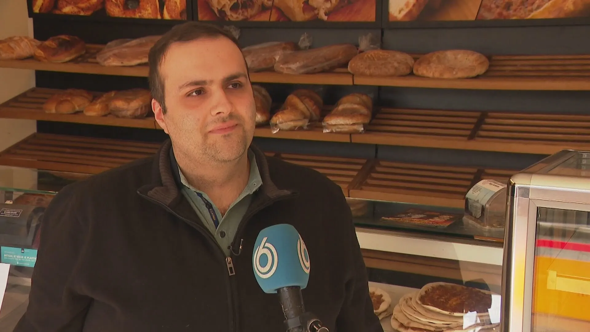 Almelose bakker houdt hoofd koel bij 'willekeurige' steekpartij voor winkel