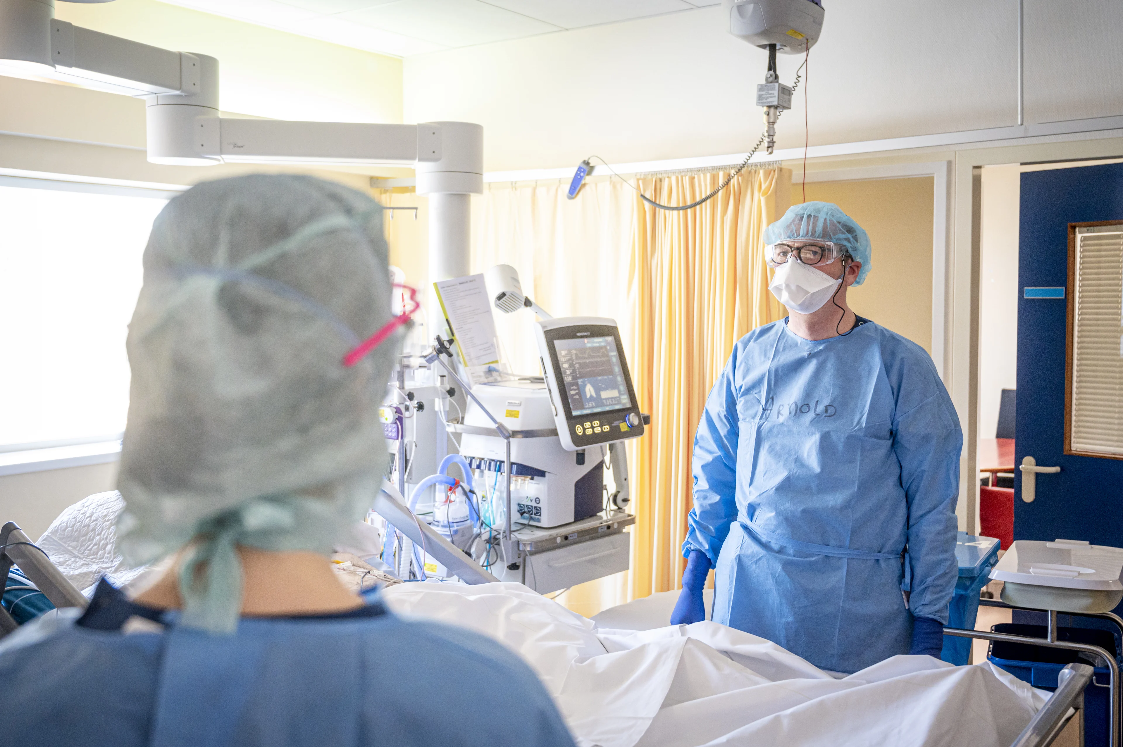 Hoogleraar: 'Stijging aantal coronabesmettingen leidt over vier of vijf weken tot meer IC-opnames'