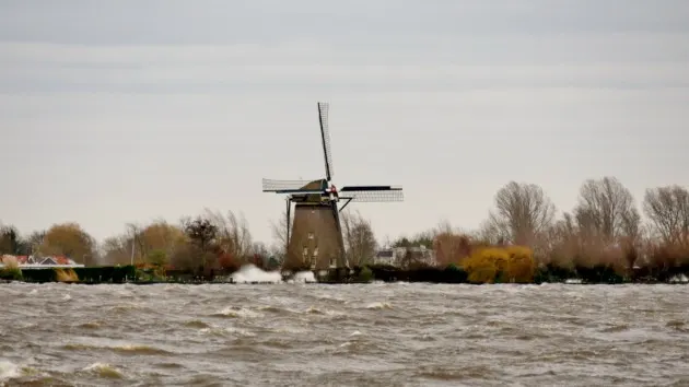 Storm Dennis brengt bizar veel warmte met zich mee