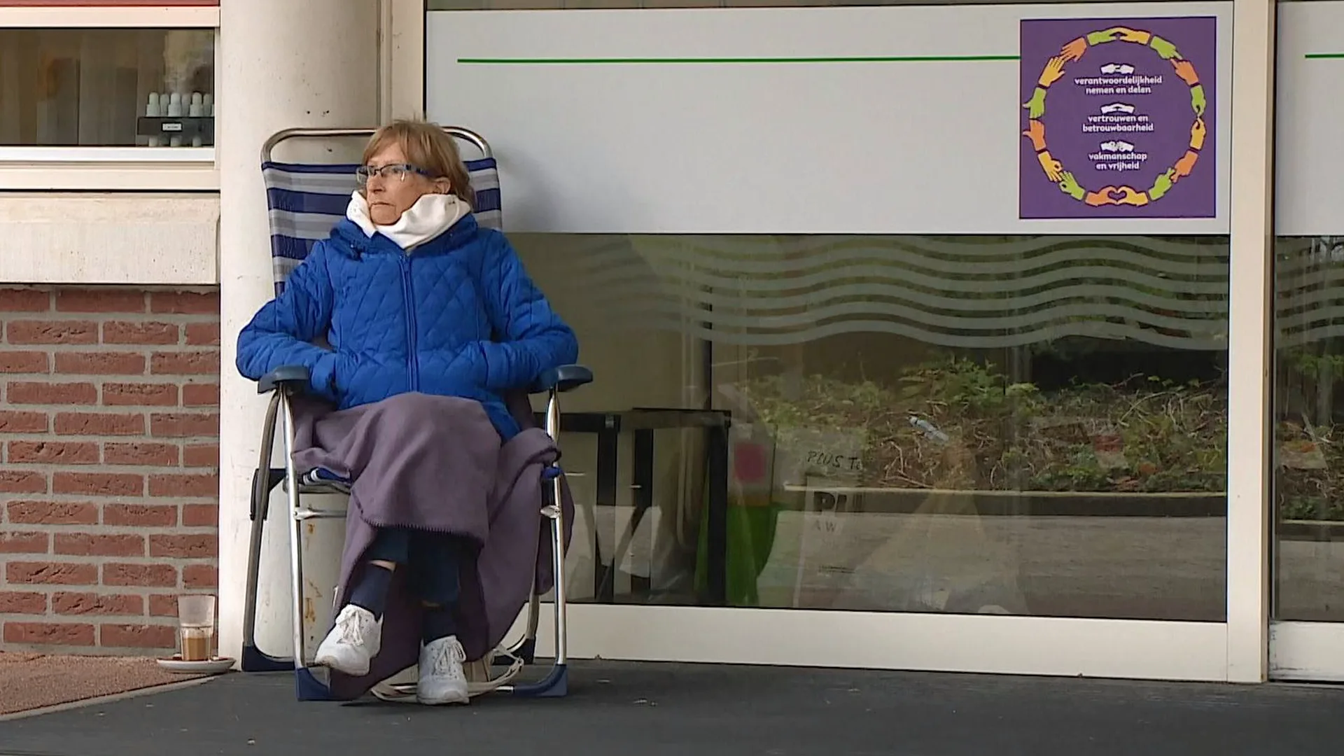 Wil (82) heeft haar man nog steeds niet gezien en begint hoop te verliezen: 'Hij gaat hard achteruit'