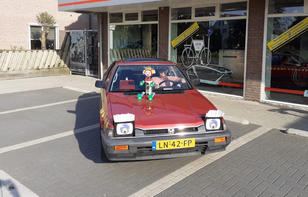 Drommels, drommels, en nog eens drommels; de Bassie en Adriaan-auto is verkocht!
