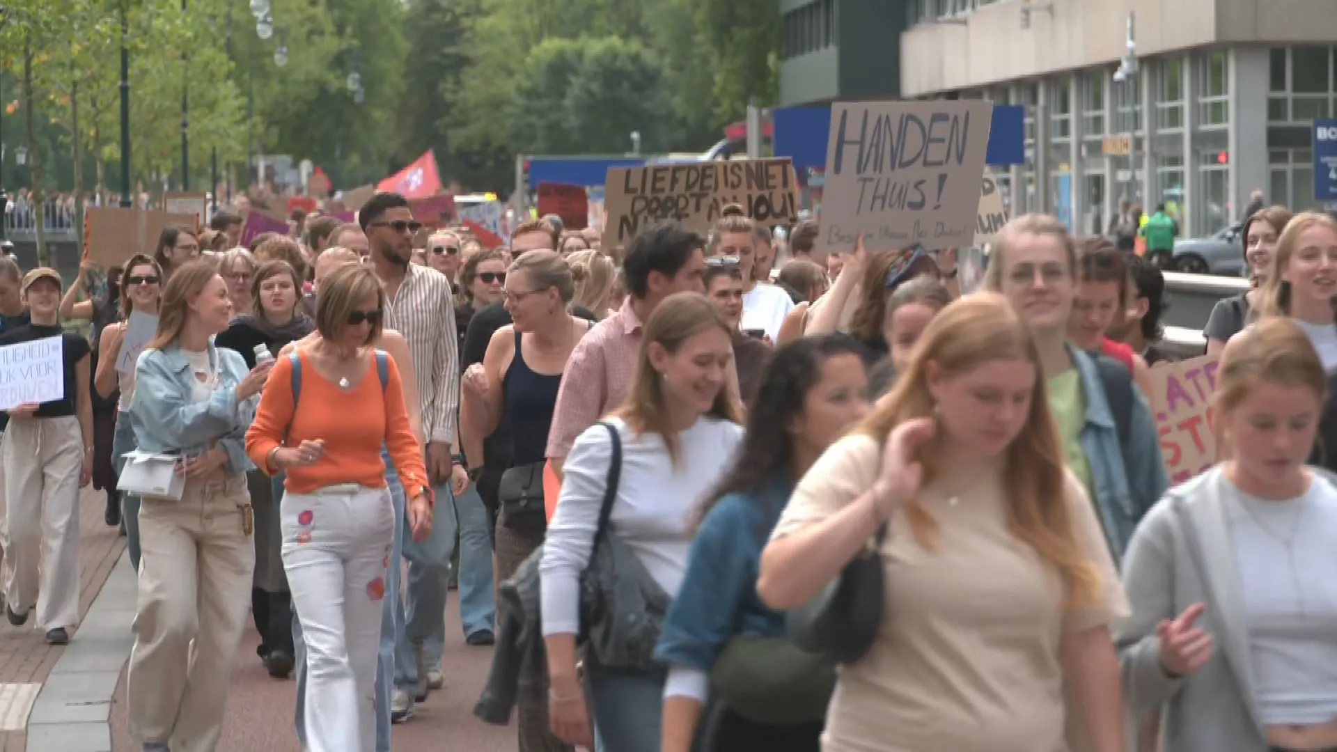 Duizenden mensen op de been in Utrecht bij mars tegen femicide