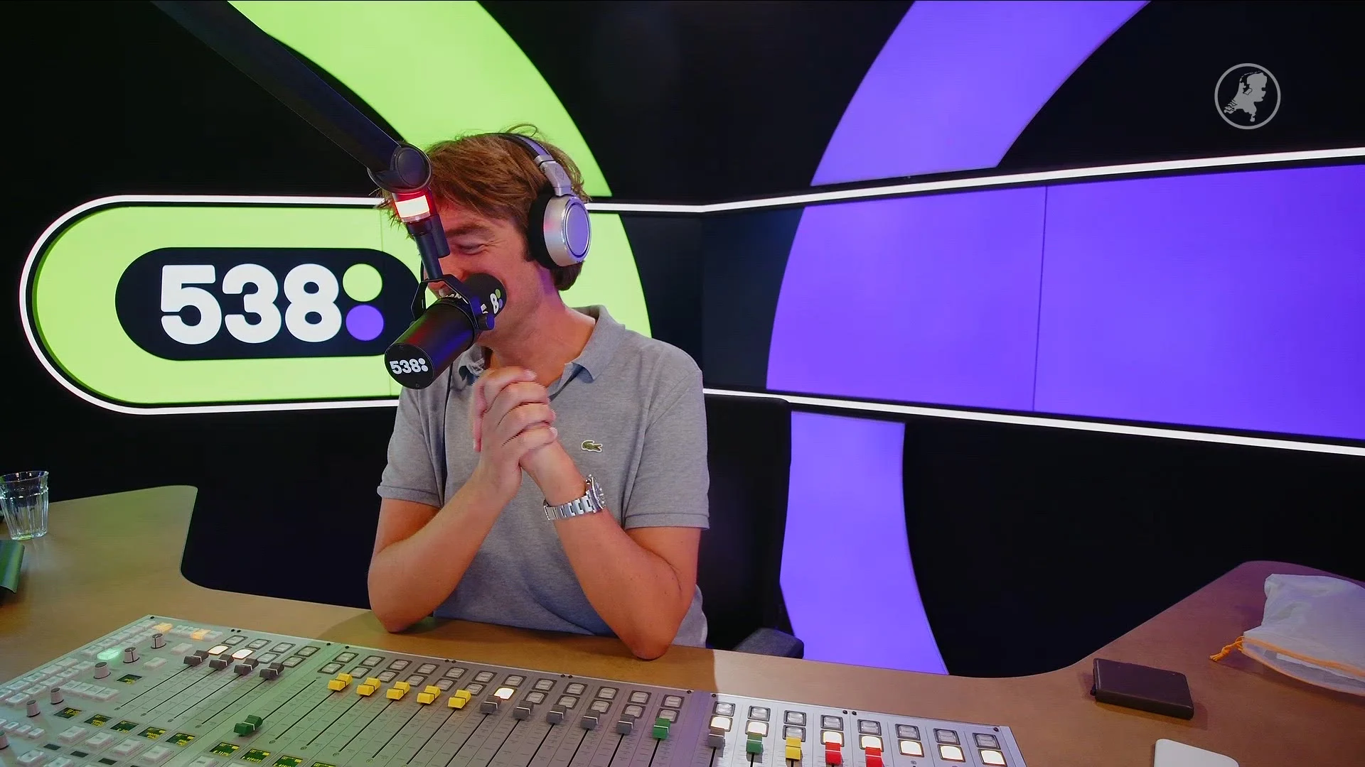 Bizar verhaal bij 538: Bas heeft zijn eigen moeder gedate