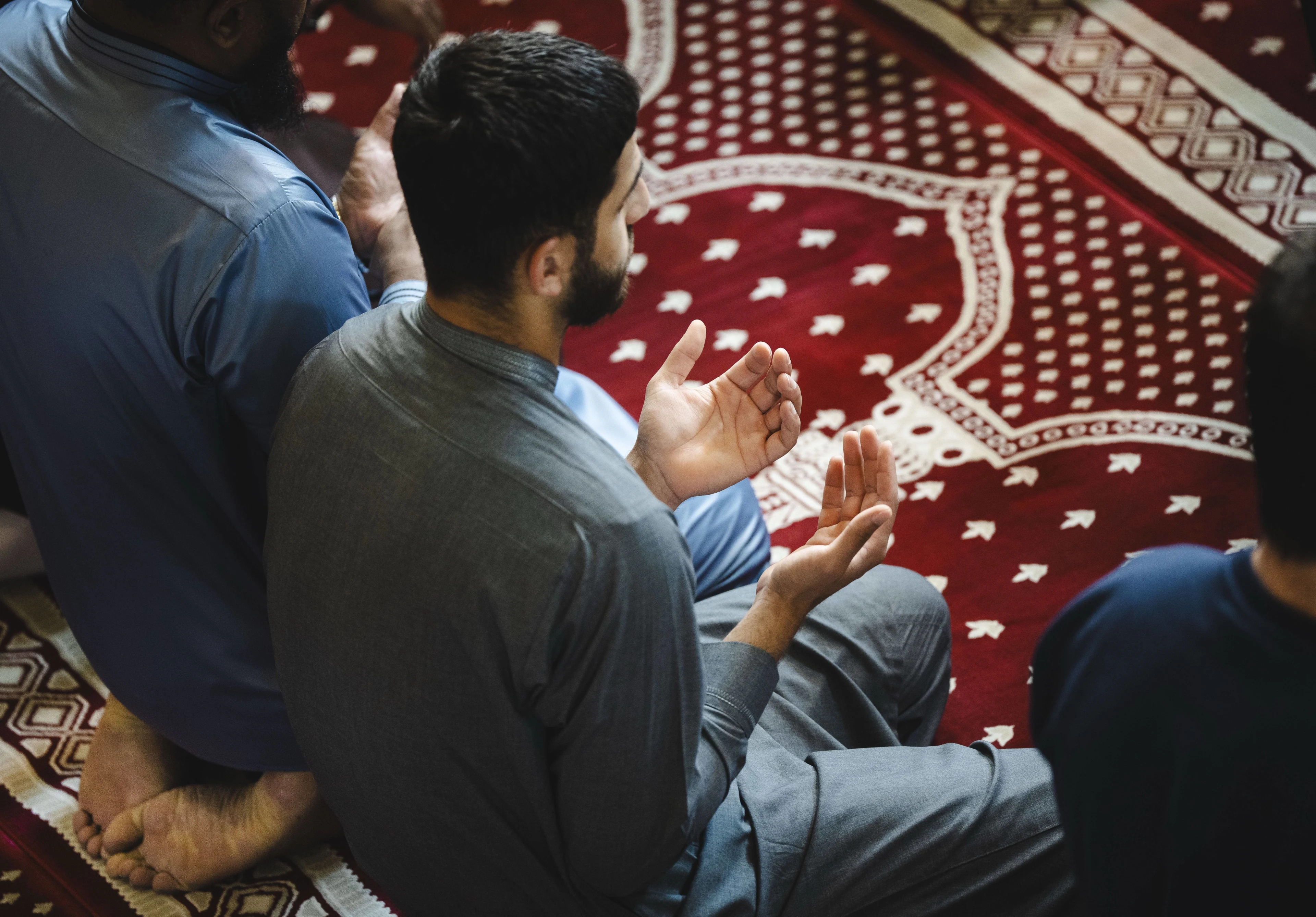 Zorgen om veiligheid bij moskeeën, vragen Den Haag om geld 