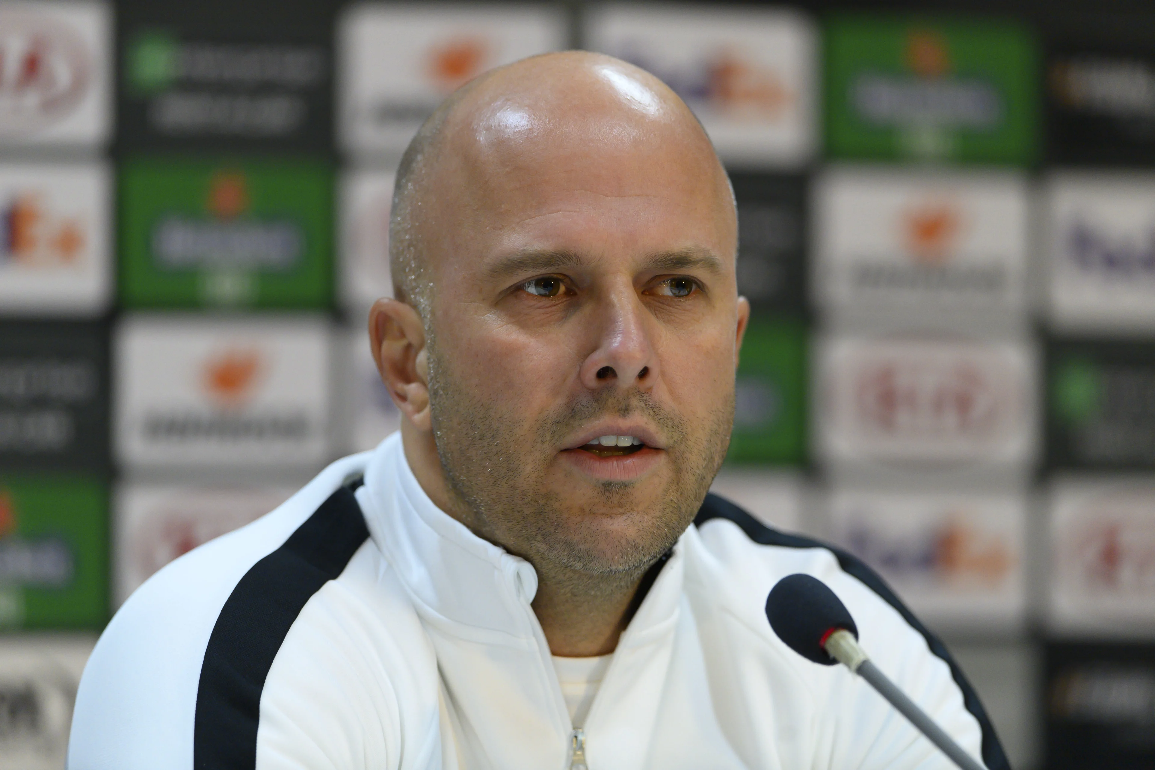 AZ ontslaat trainer Slot, Pascal Jansen maakt seizoen af