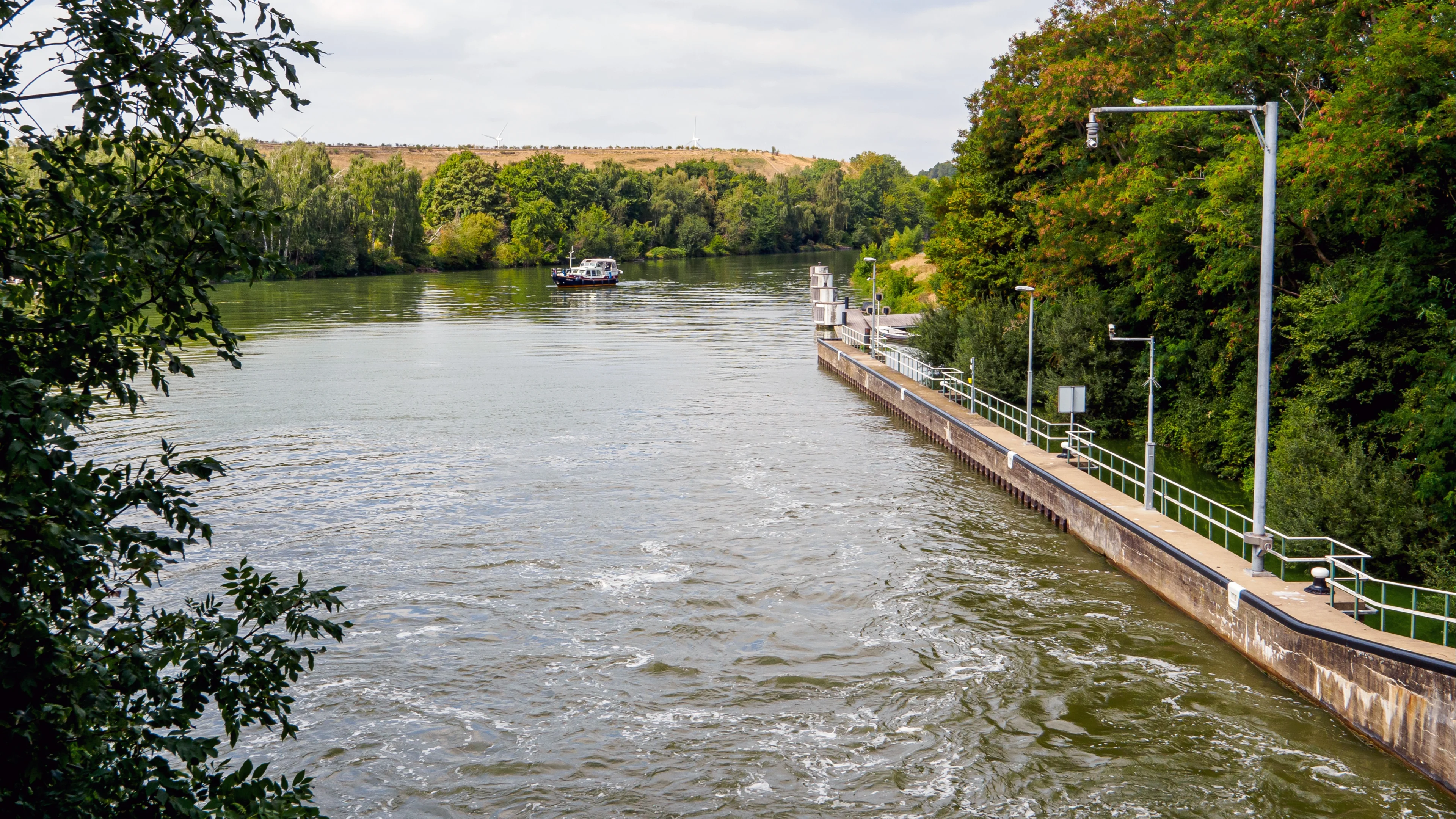 Mysterieuze stoffen in Maas, stop op drinkwater uit rivier
