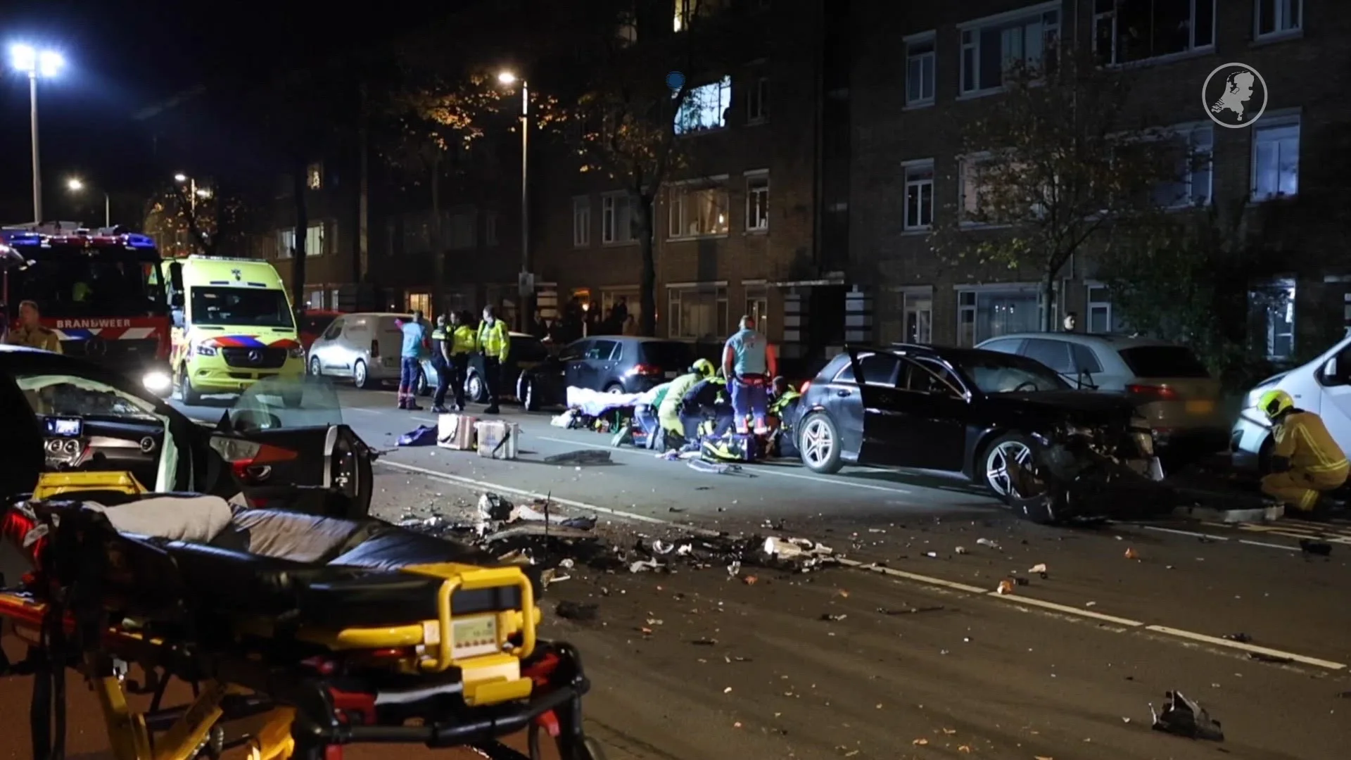 Gewonden en veel schade na botsing Troelstrakade