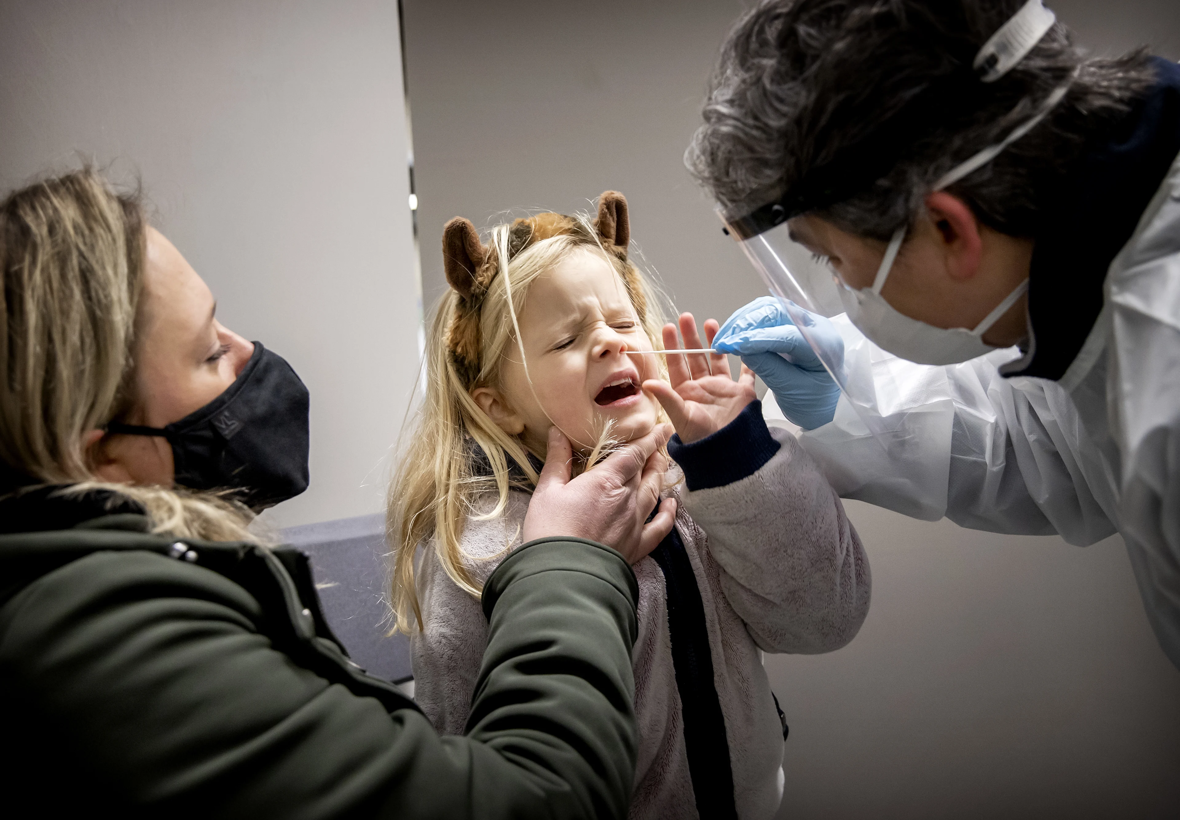 GGD stopt met diepe neustest om kinderen te testen op corona