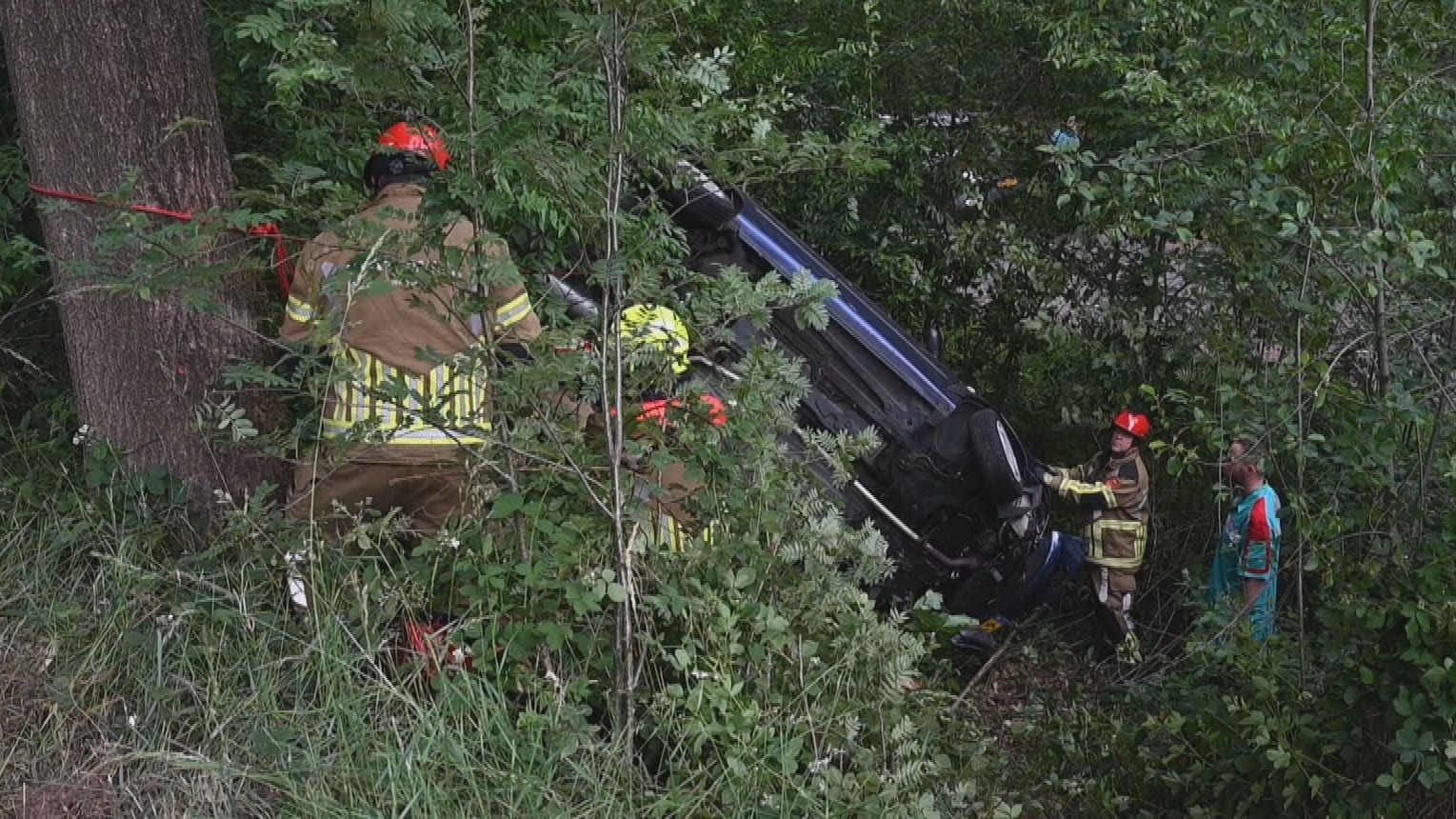 Zwangere vrouw ontwijkt dier en crasht met auto in Moergestel