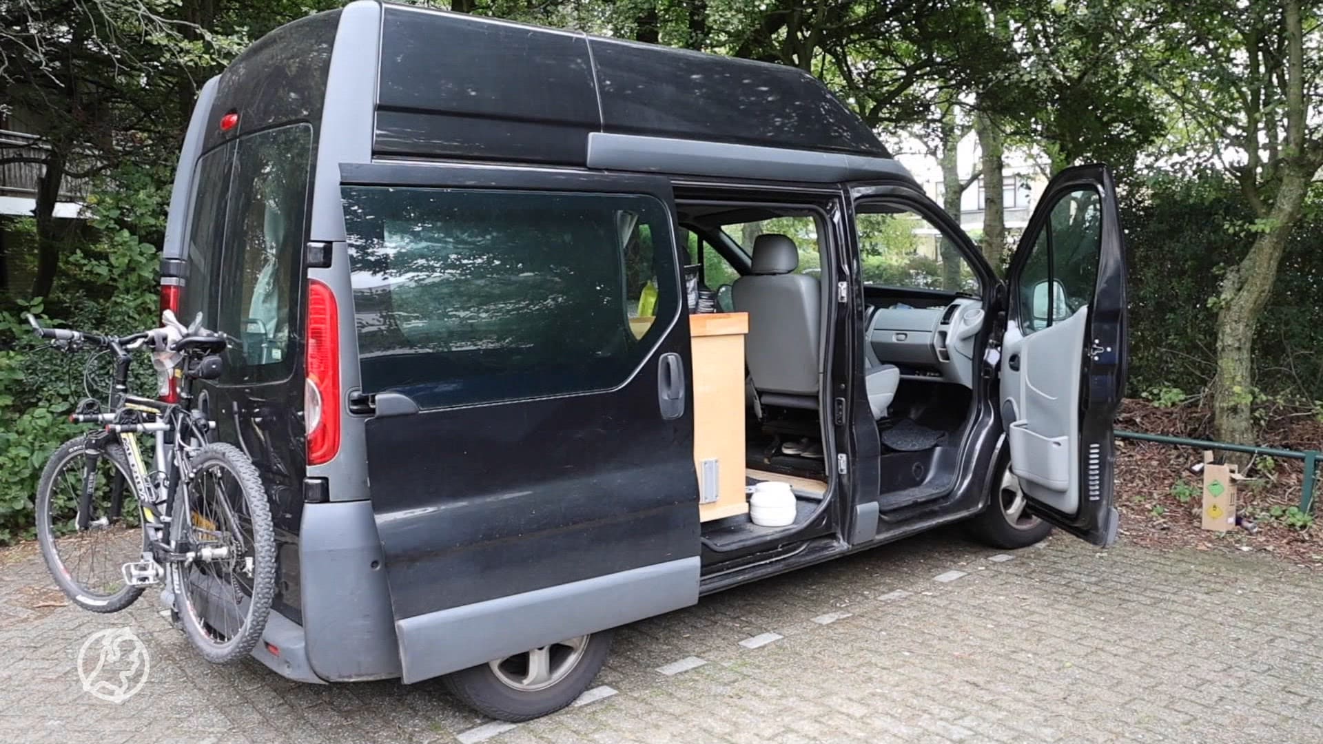 Van Frankrijk naar Den Haag: hagedis lift mee in camper