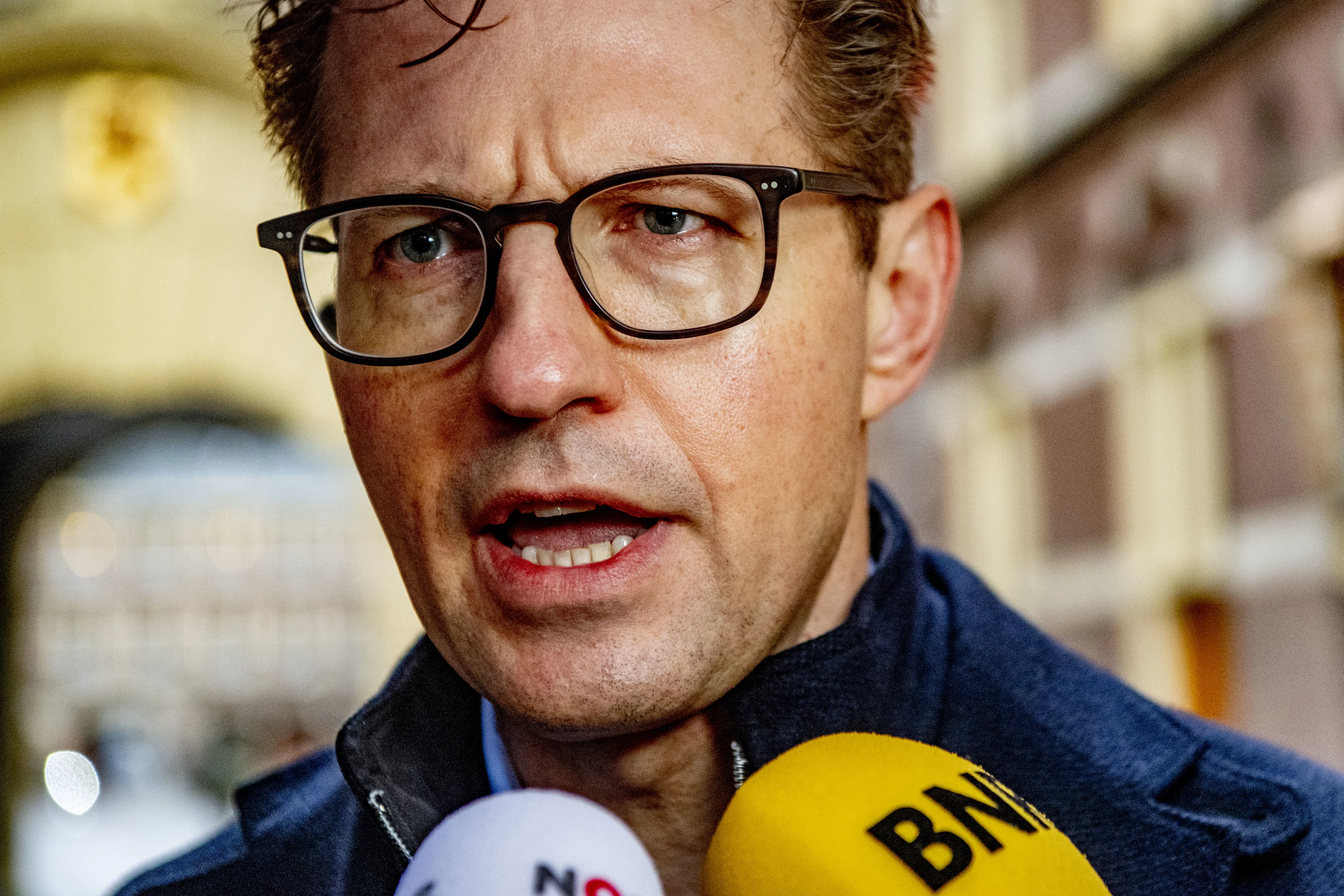 Coffeeshopbaas Van Laarhoven na aankomst Schiphol meteen cel in