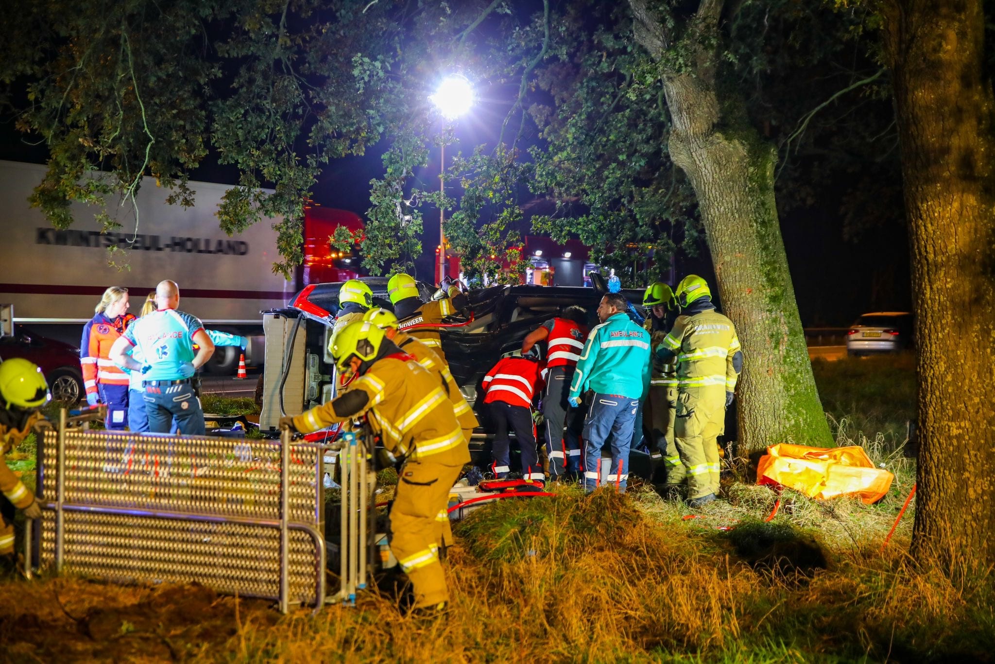 Meerdere zwaargewonden en veel hulpdiensten in actie bij heftig ongeluk op A1