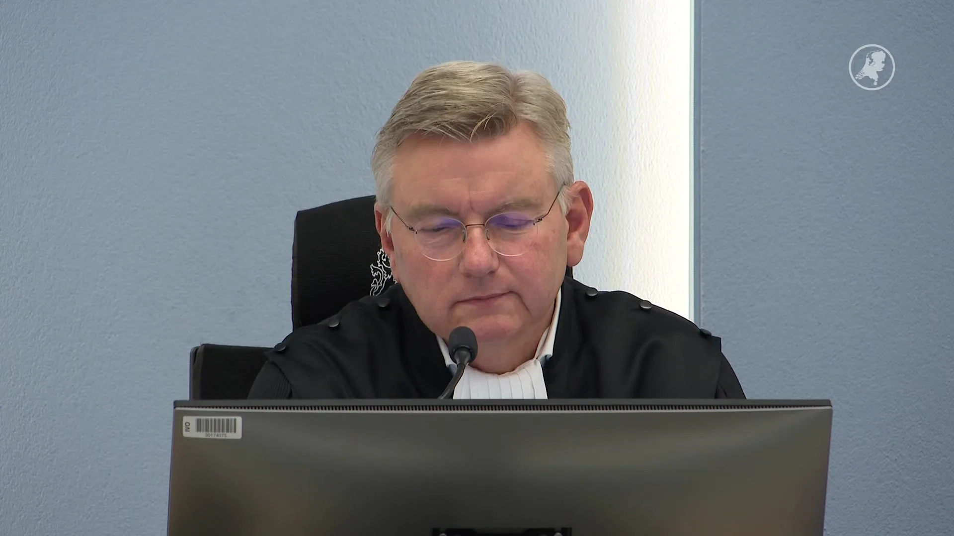 'Mensen in de zaal willen antwoorden', pleegvader raakt geëmotioneerd