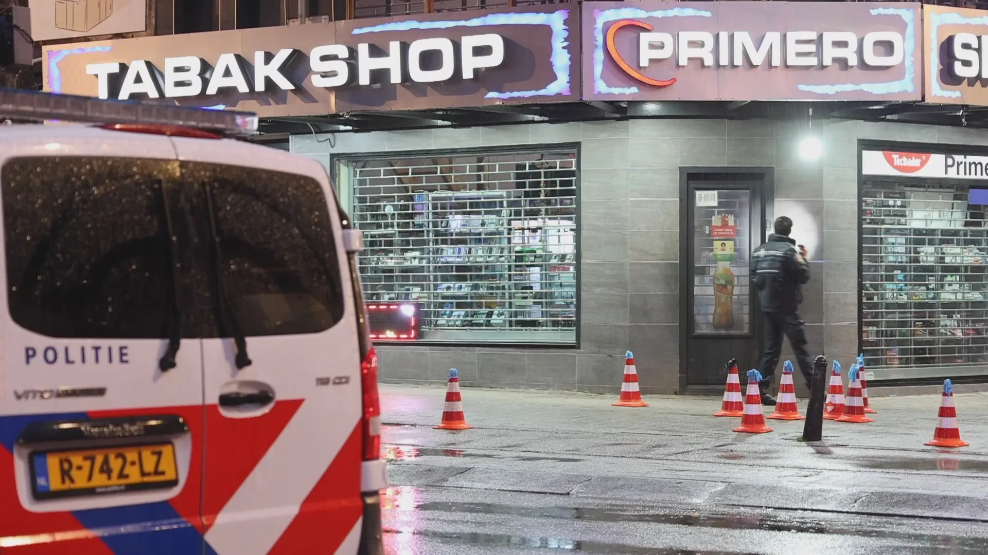 Schoten en explosie gehoord bij tabakswinkel in Rotterdam