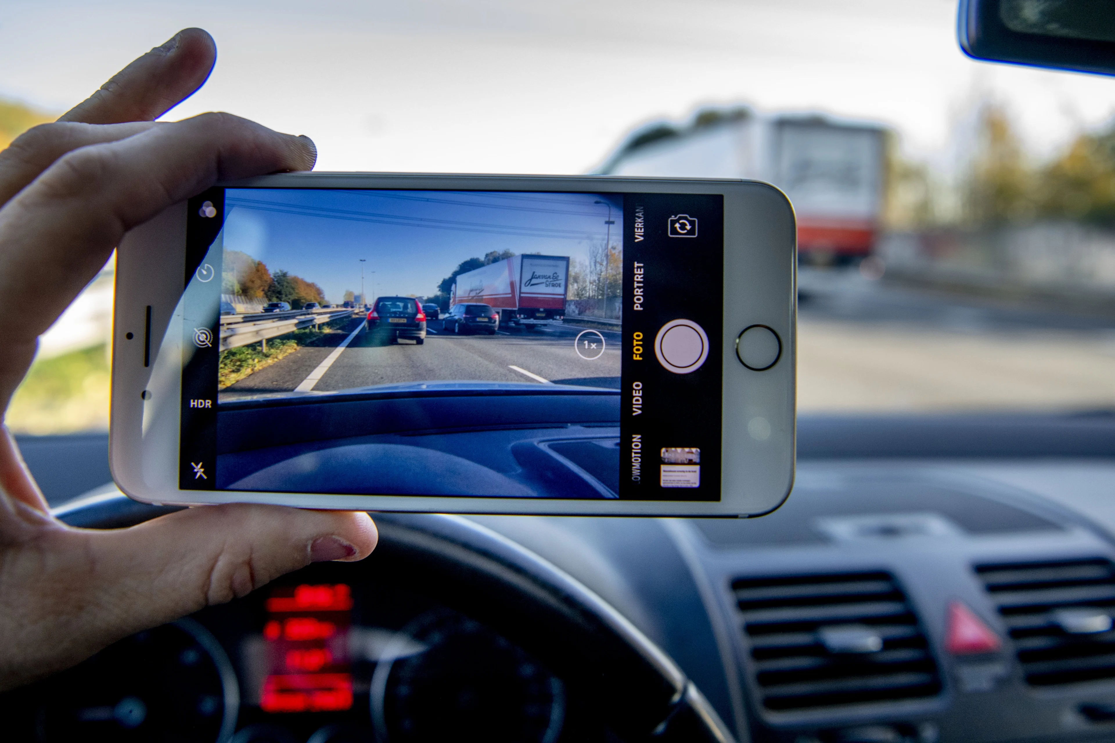 Nieuwe wet moet ramptoerisme aanpakken: 'Denk drie keer na voordat je het filmt en deelt'