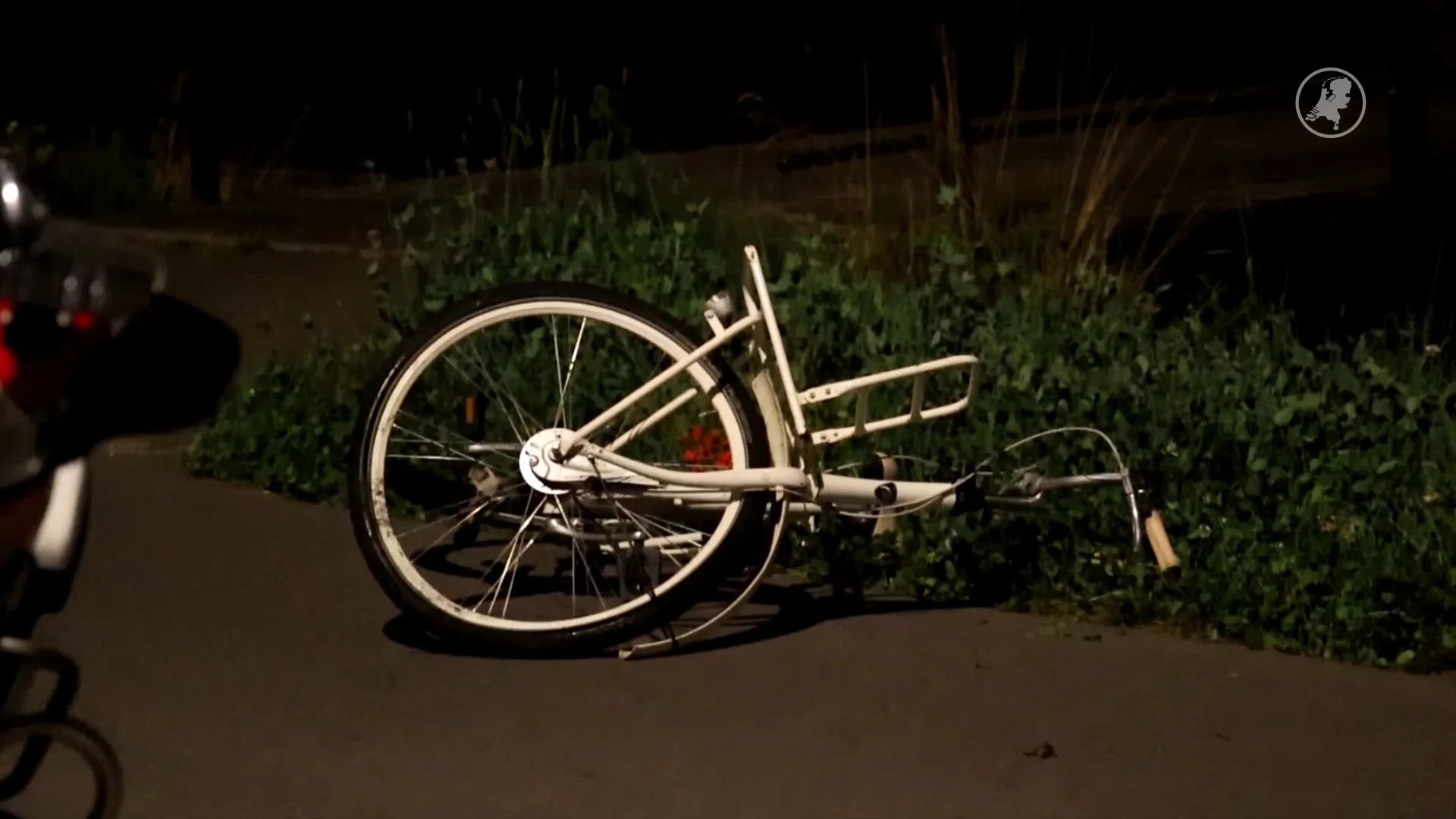 Vrouw zwaargewond door aanrijding in Nieuwveen, BMW rijdt door