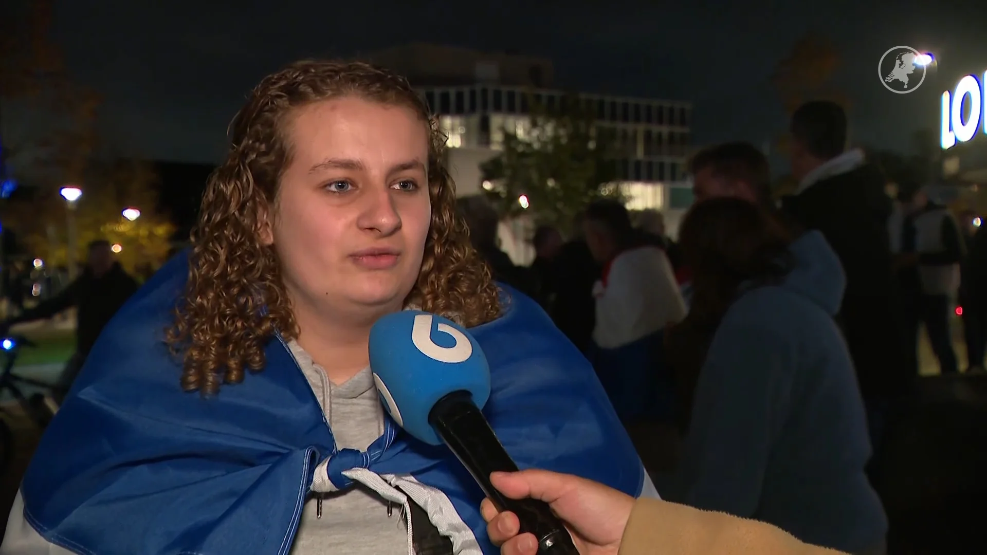 Demonstranten trekken woonwijk Uithoorn in na bijeenkomst azc