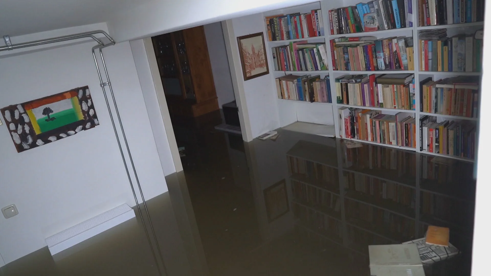 Meerdere woningen onder water door gesprongen waterleiding in Den Bosch