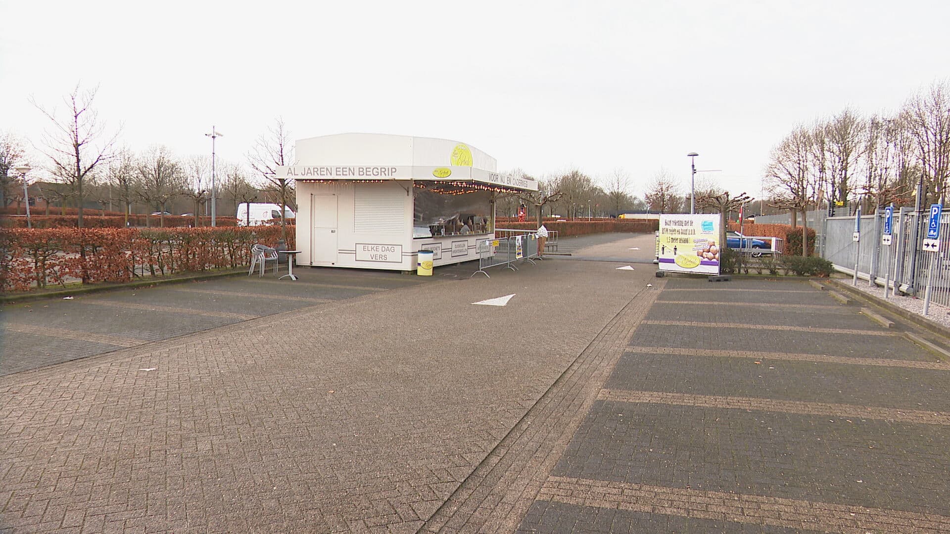 Oliebollenkramen staan er verlaten bij sinds lockdown: 'Net een onbewoond eiland'