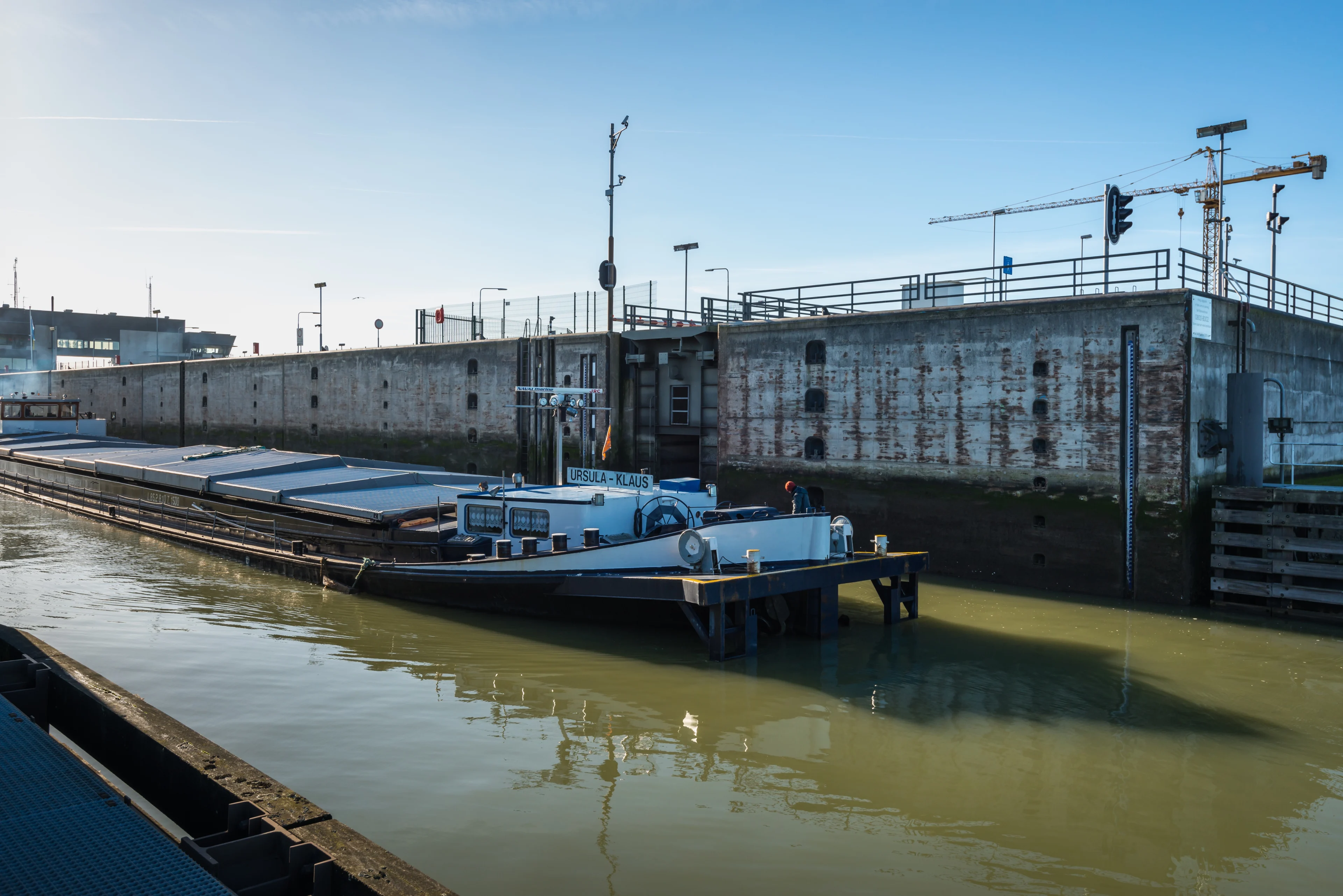 Sluizen bij Hansweert hele nacht dicht, schippers boos: 'Het is te krap met de bezetting'