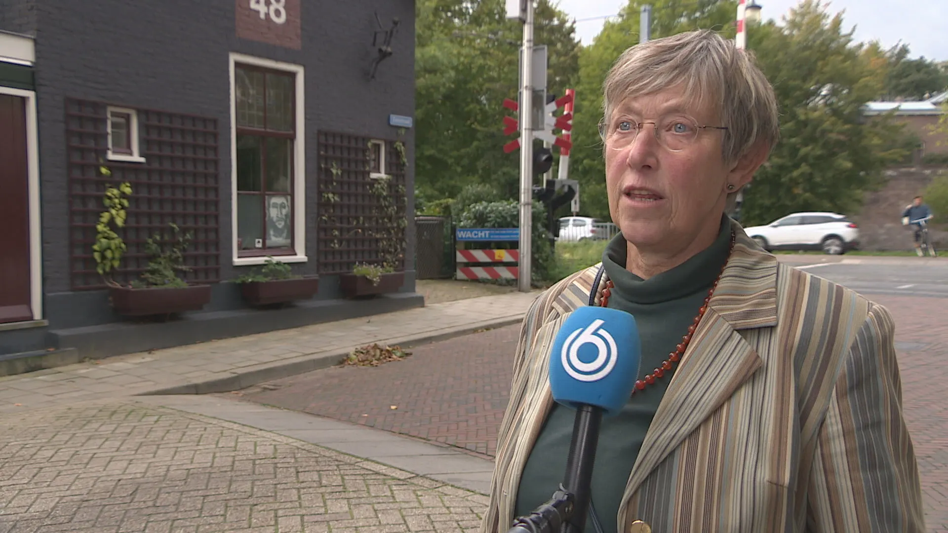 Aline moet grijze verf en zonnepanelen van haar huis halen: 'Waarom nu?!'