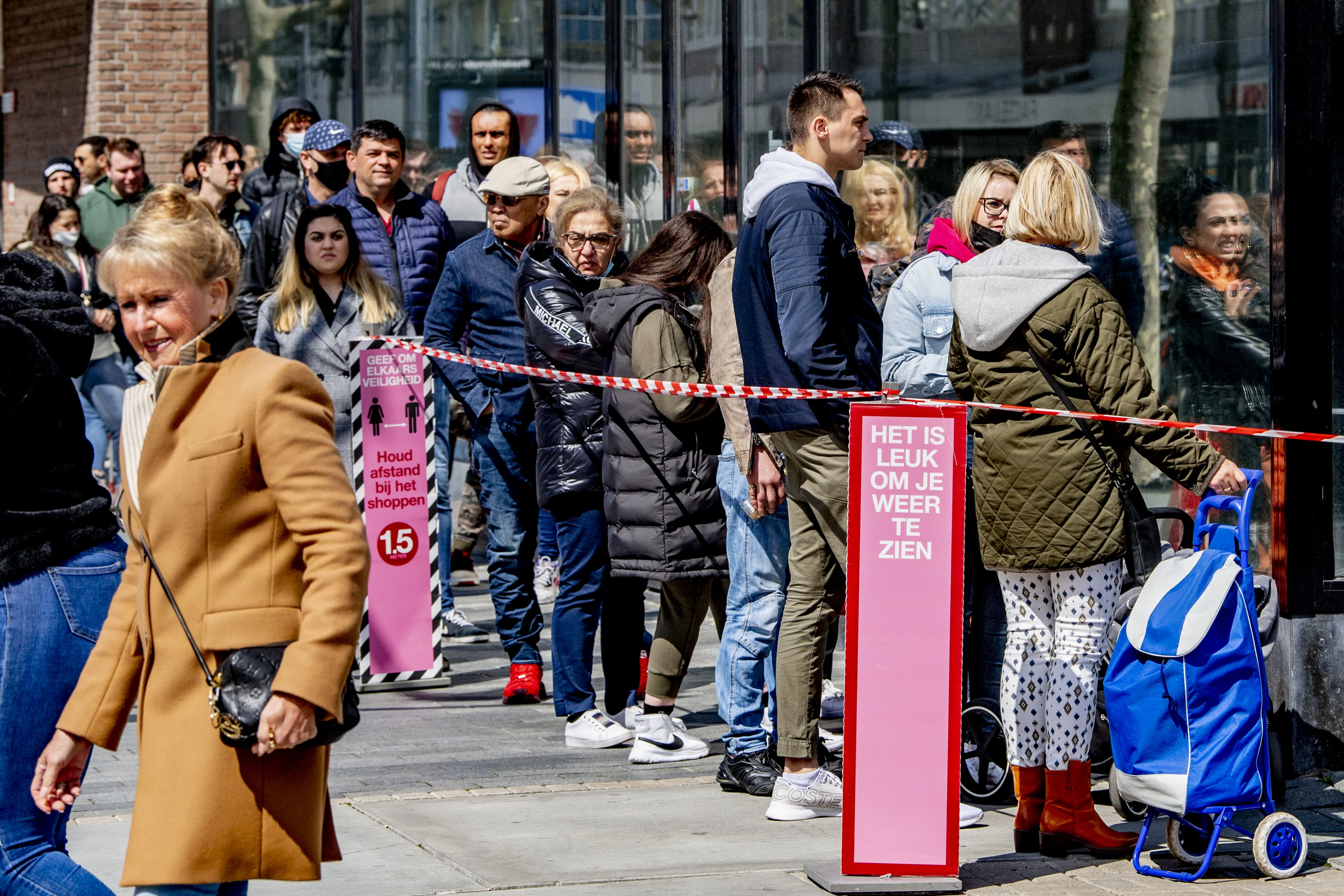 Drukte in winkelsteden op eerste zaterdag na versoepelingen
