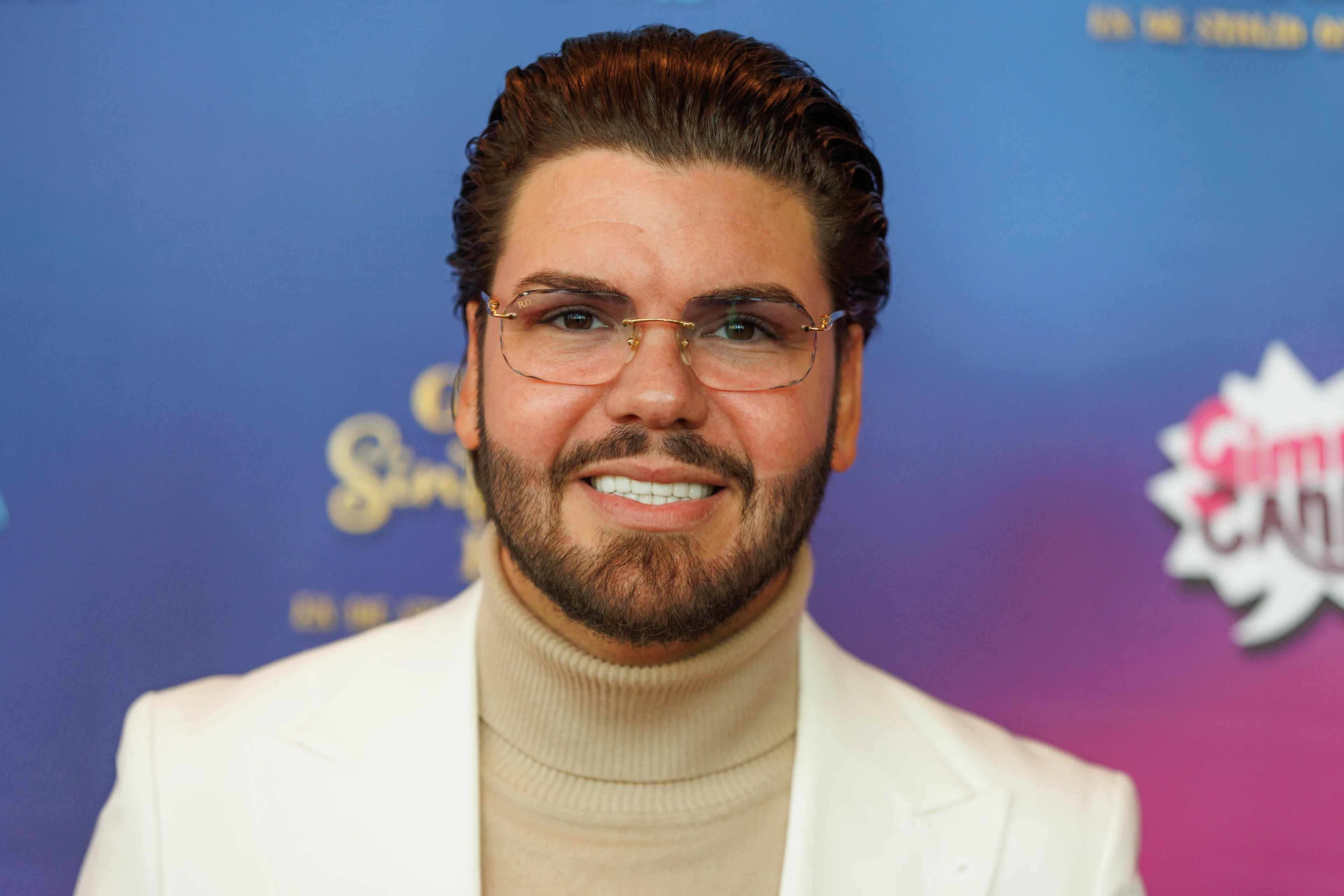 Zorginspectie waarschuwt Roy Donders om onbevoegd zetten fillers