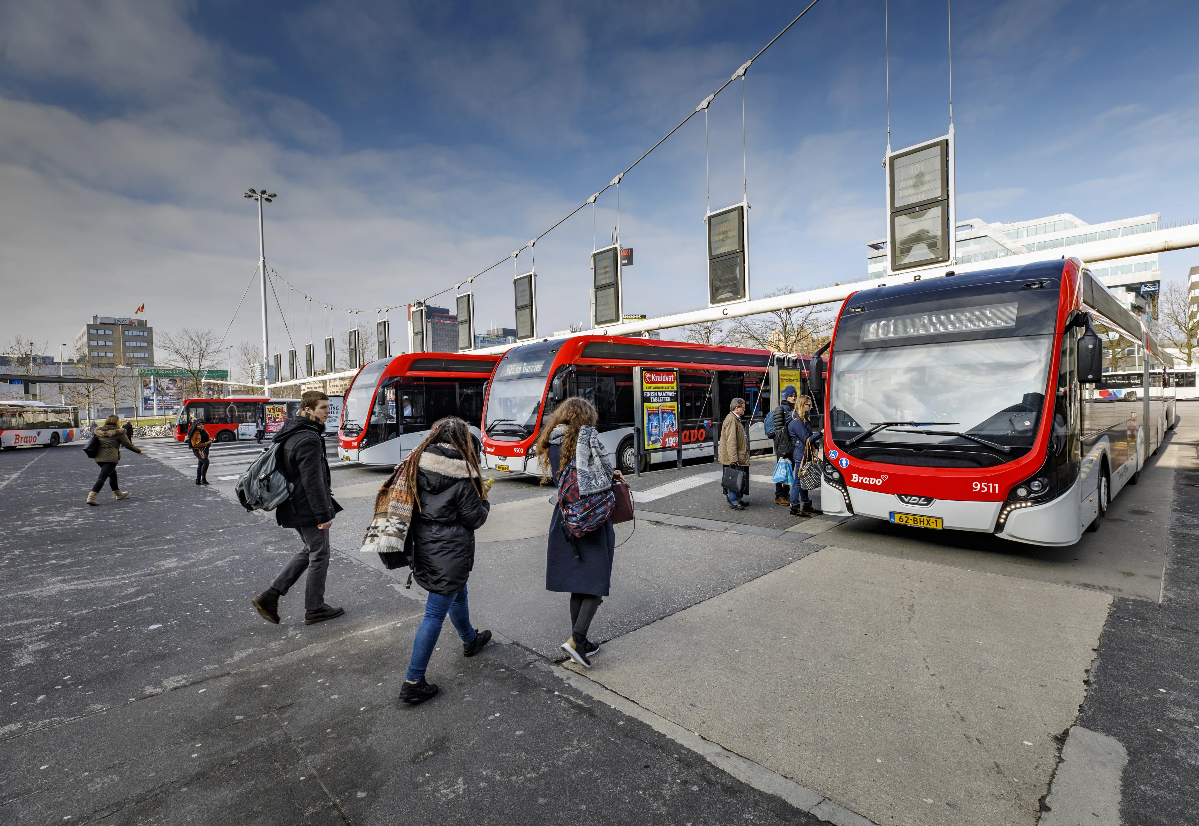 Streekvervoer legt in drie provincies het werk neer voor betere cao