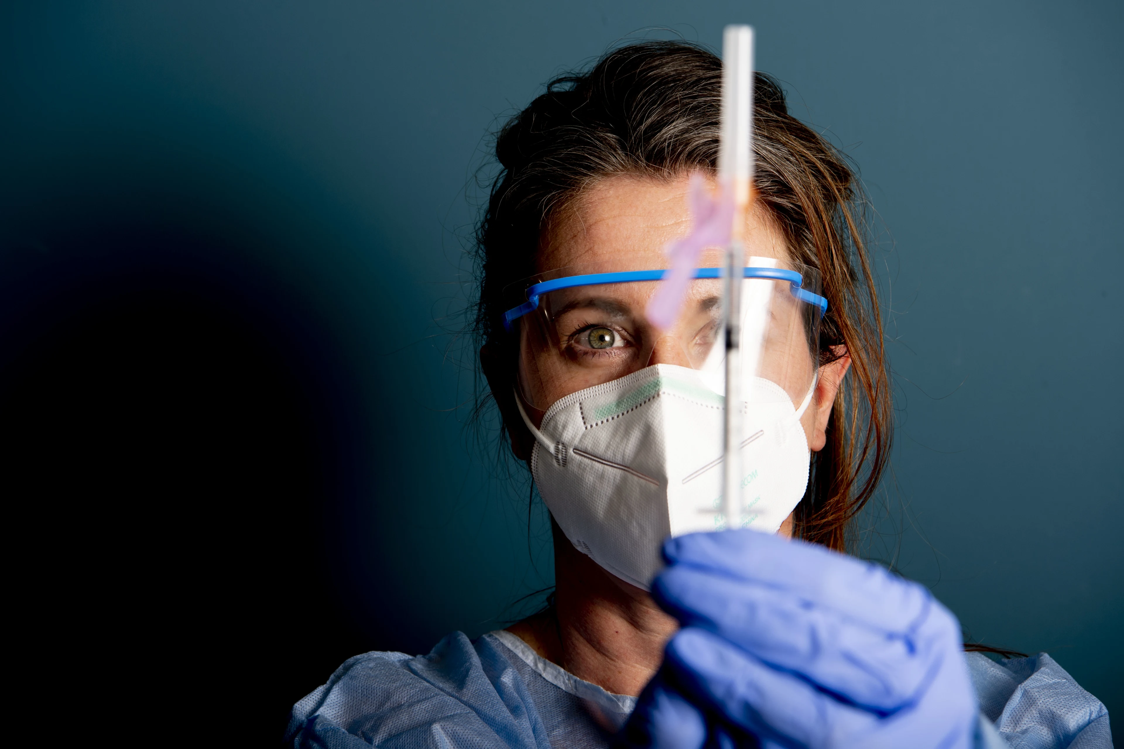 Lareb: 65 meldingen van overlijden na inenting met coronavaccins