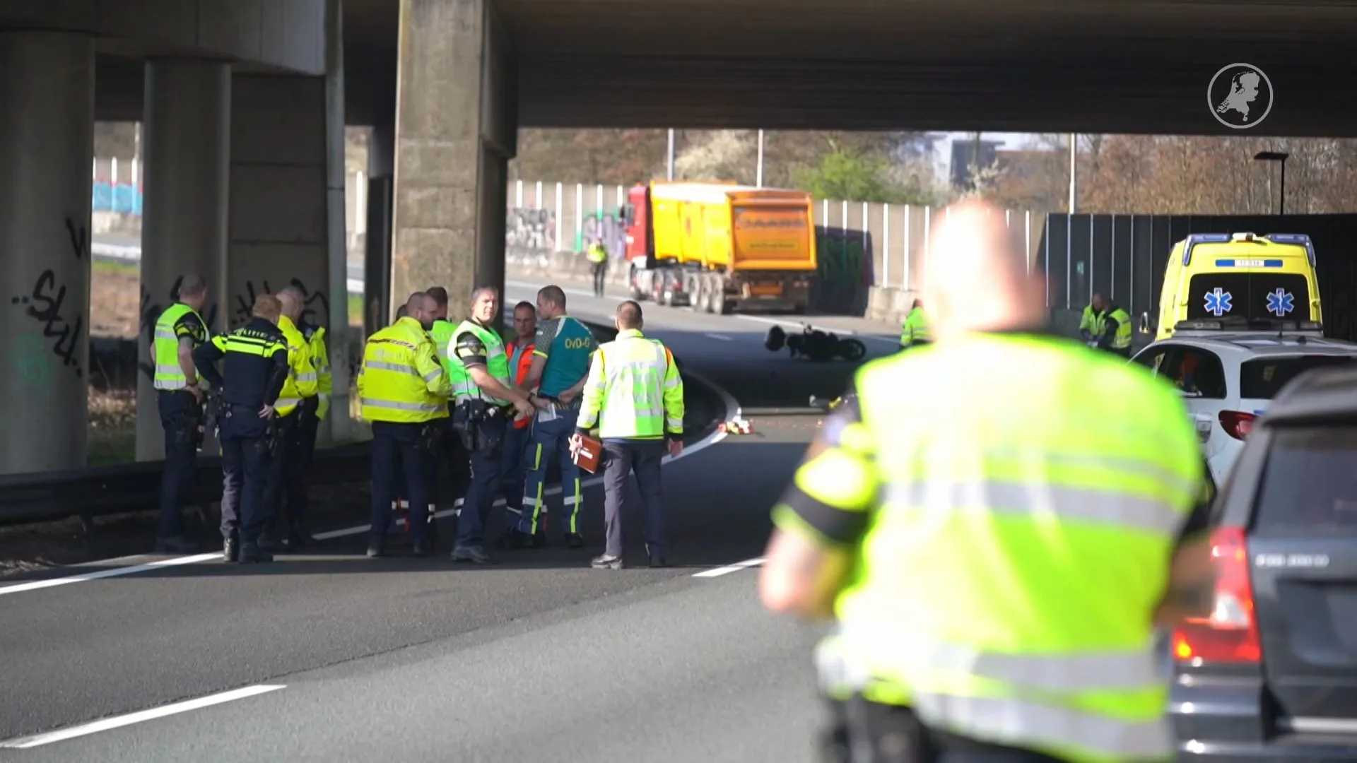 Twee doden bij heftig ongeval met vrachtwagen en motor op A20