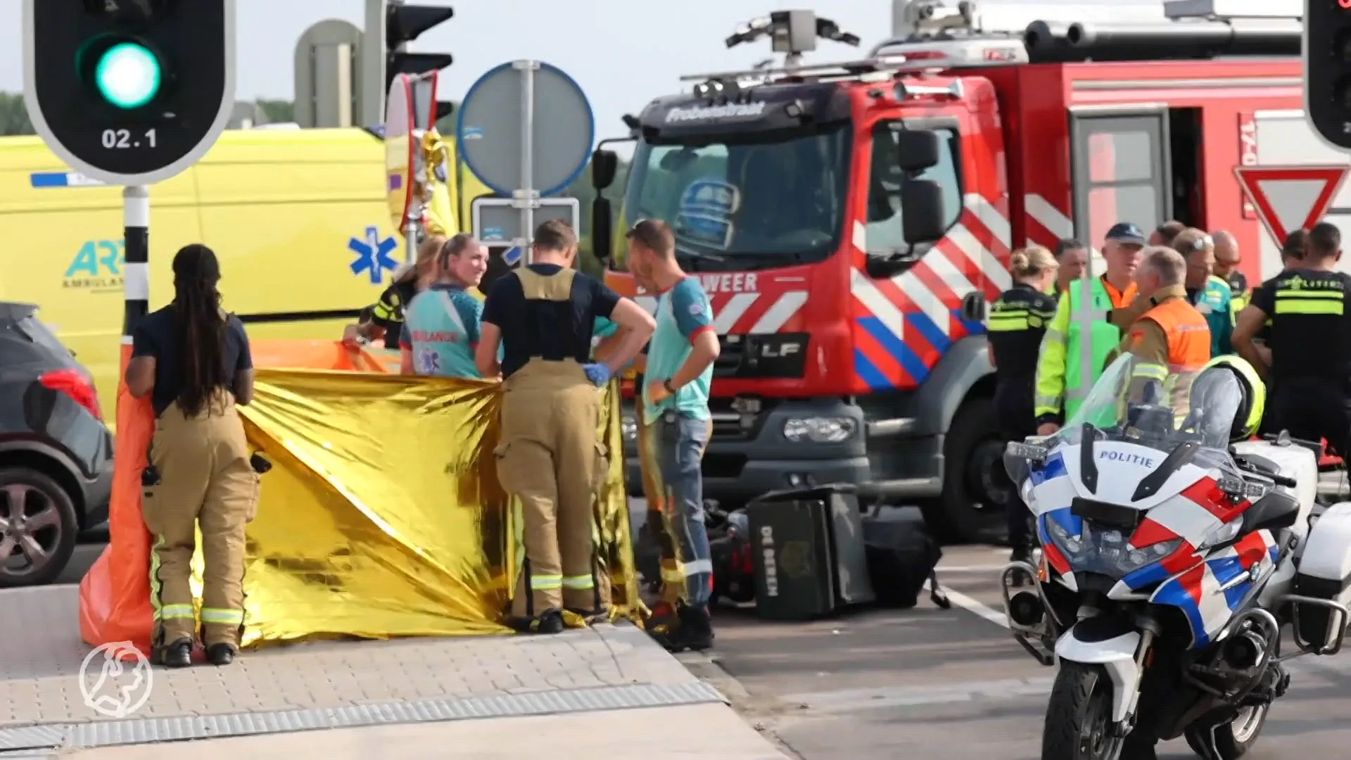 Scooterrijder (16) overleden door aanrijding met auto in Rotterdam