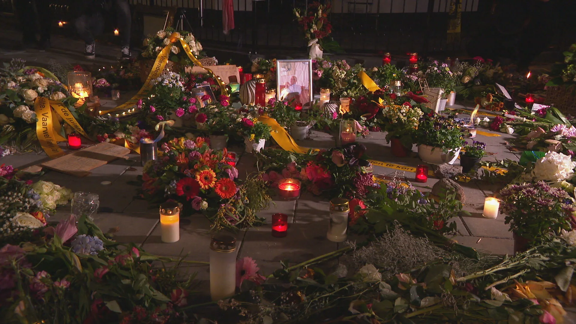 Honderden mensen herdenken doodgeslagen Jan Kruitwagen (73) uit Arnhem