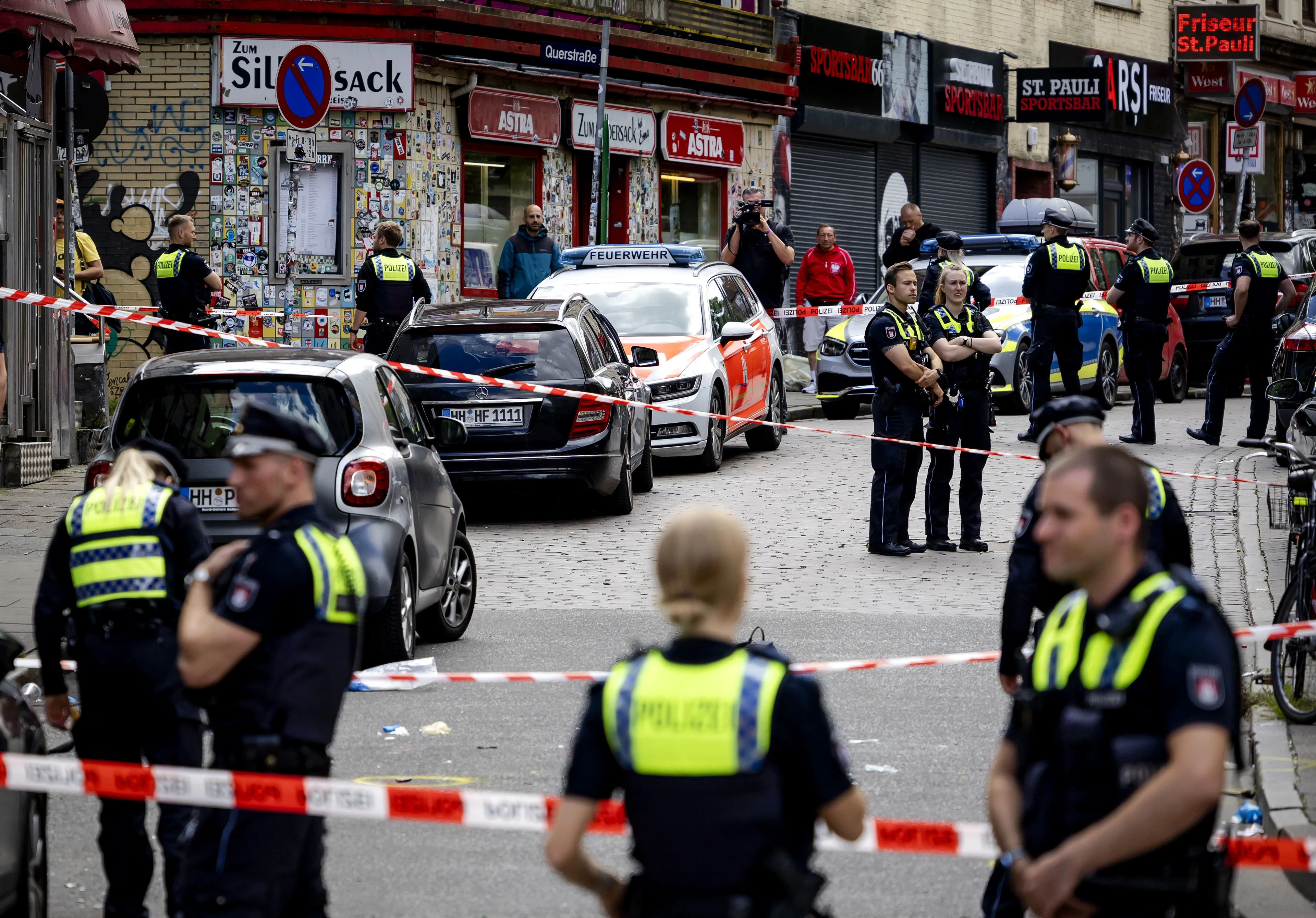 Duitse politie: man die in Hamburg dreigde met hamer was in psychische nood